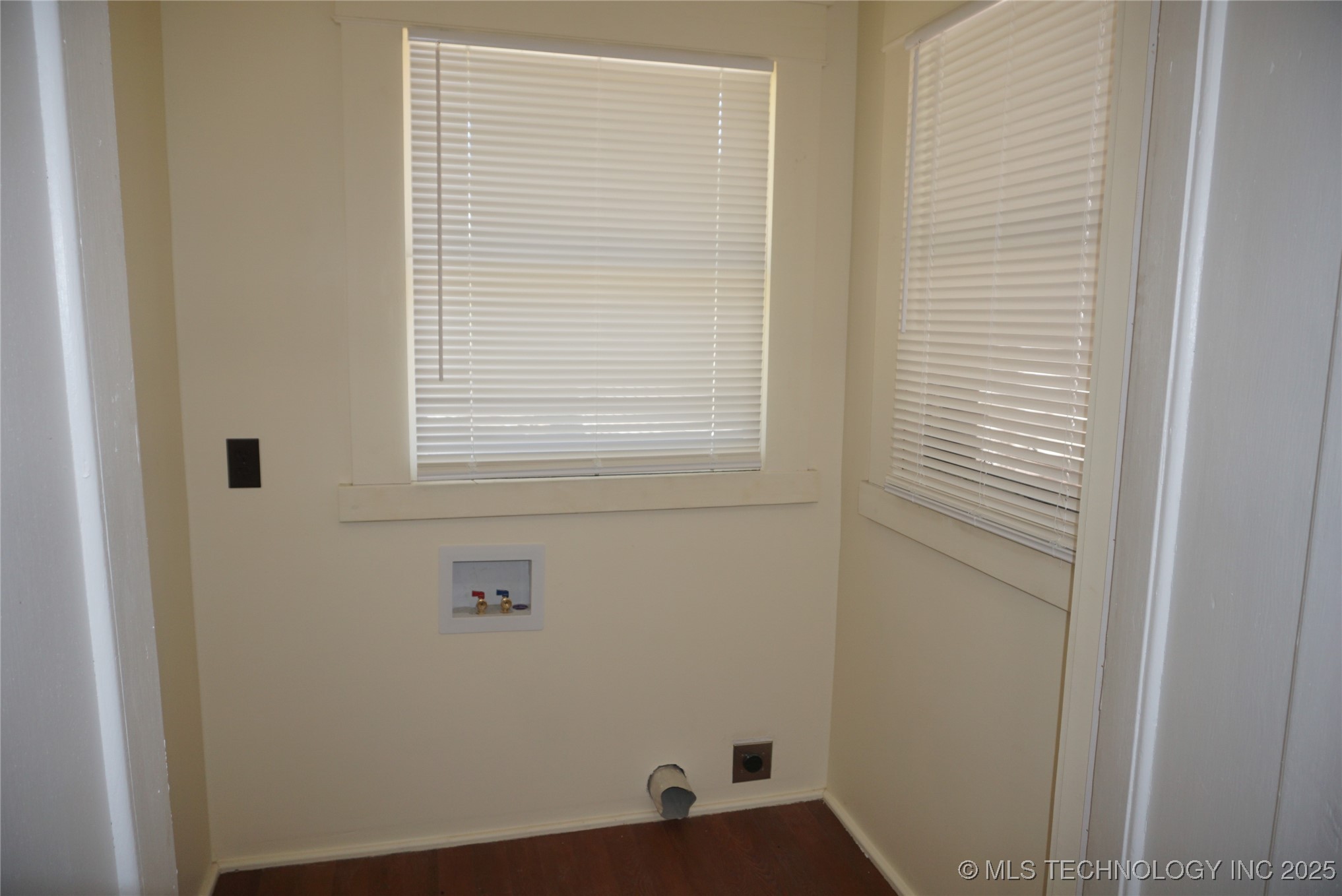 602 Cummings Street Property Photo 25