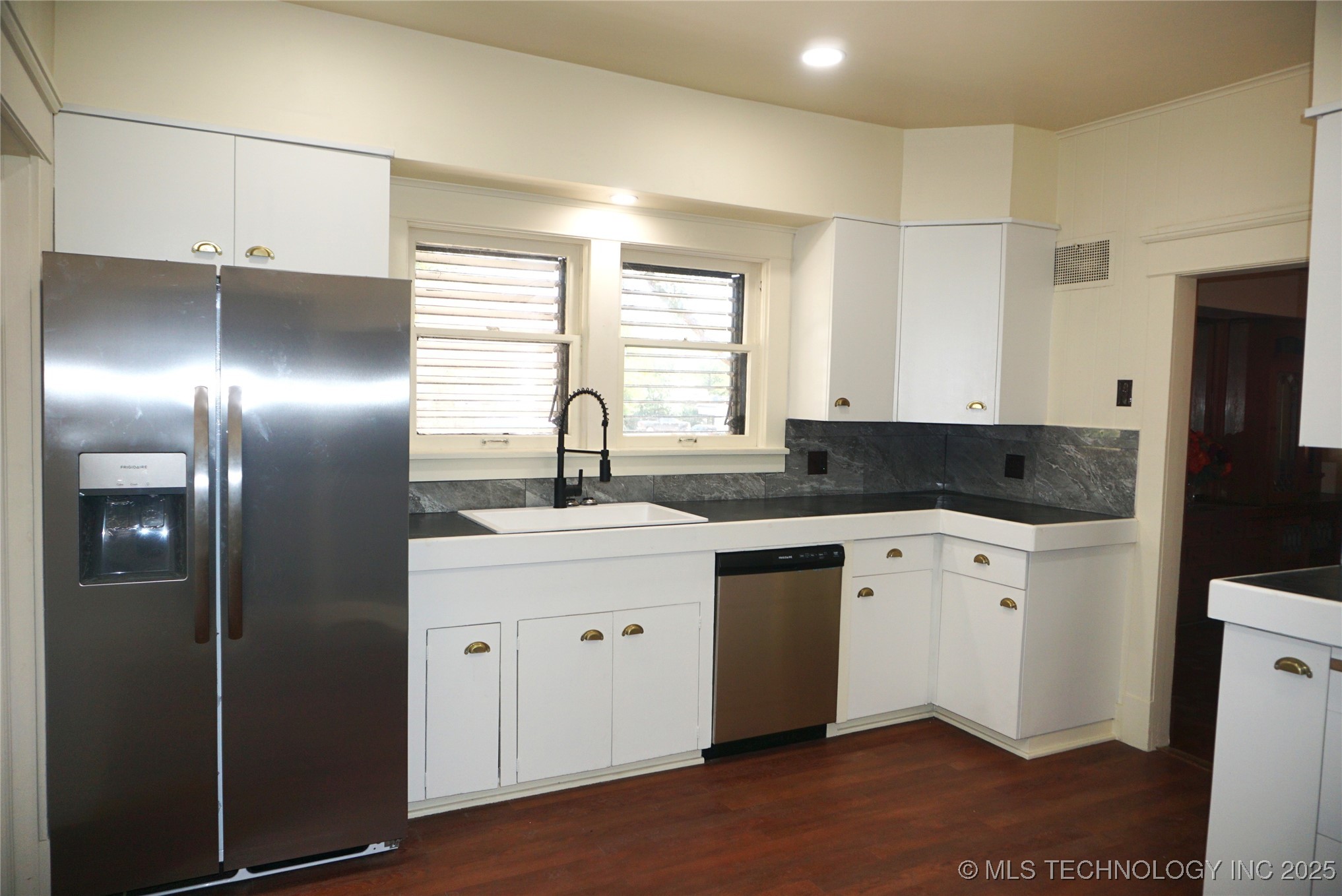 602 Cummings Street Property Photo 27