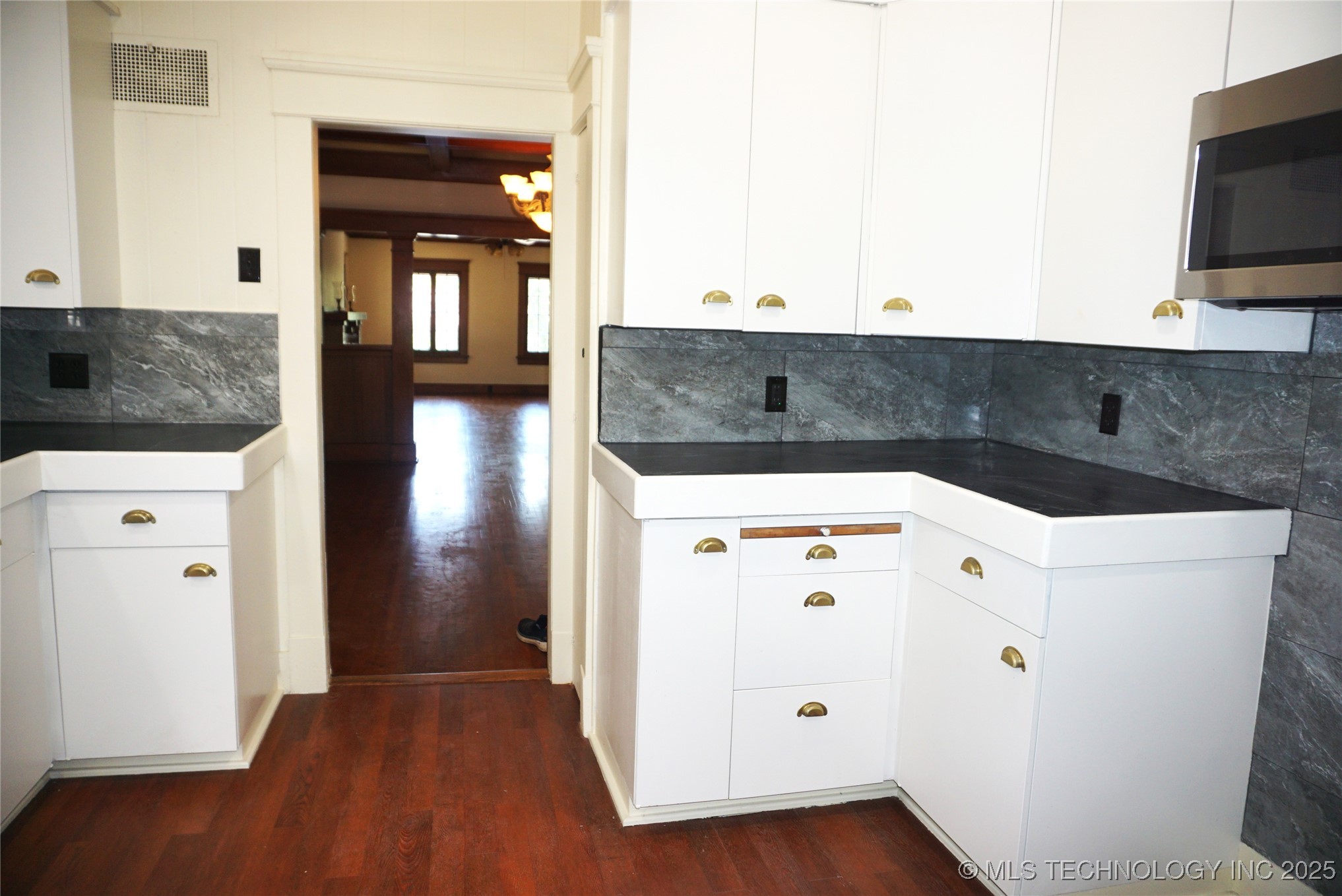 602 Cummings Street Property Photo 29