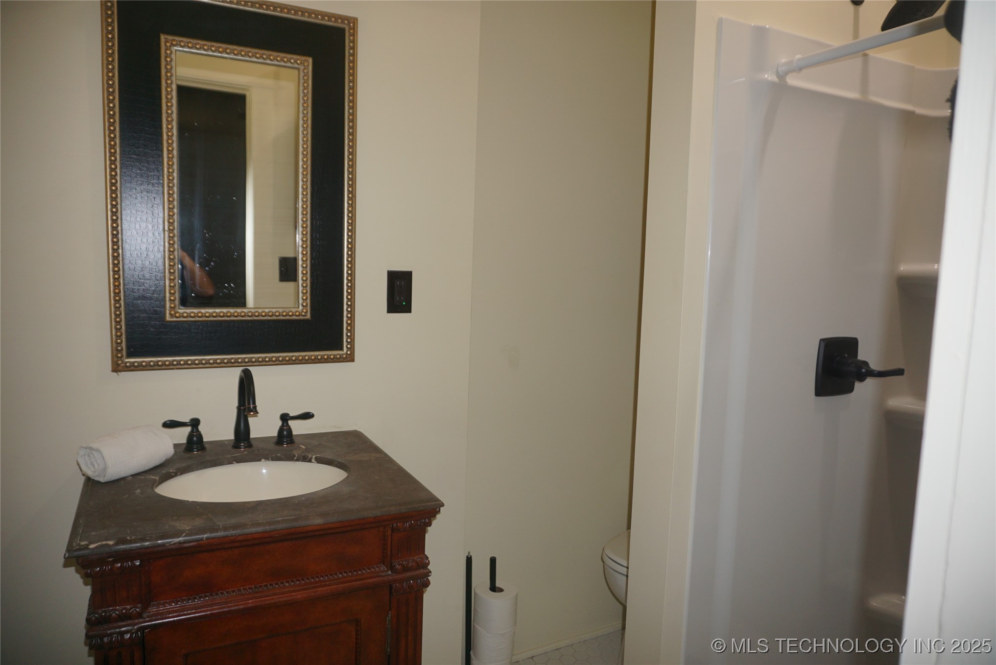 602 Cummings Street Property Photo 37