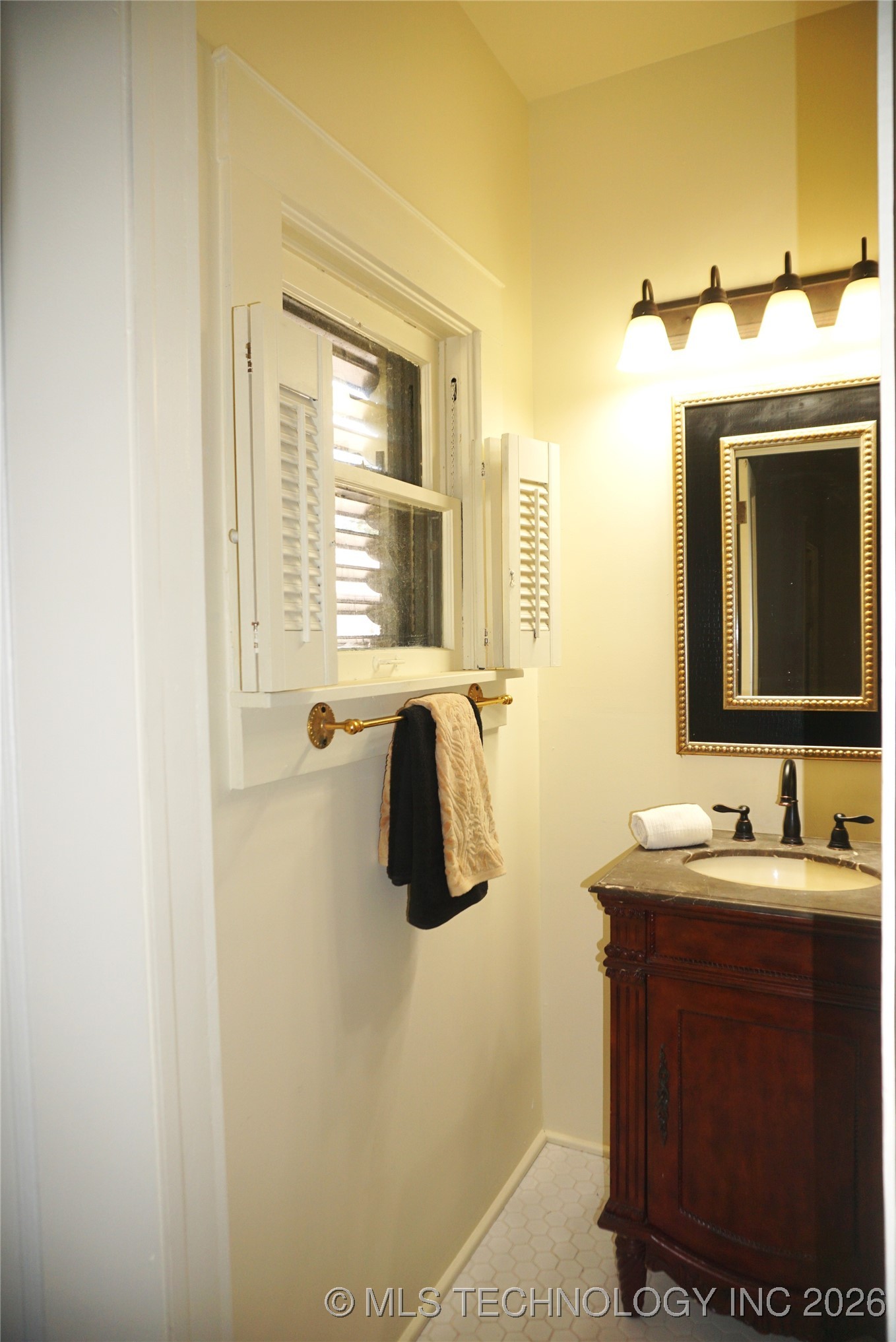 602 Cummings Street Property Photo 38