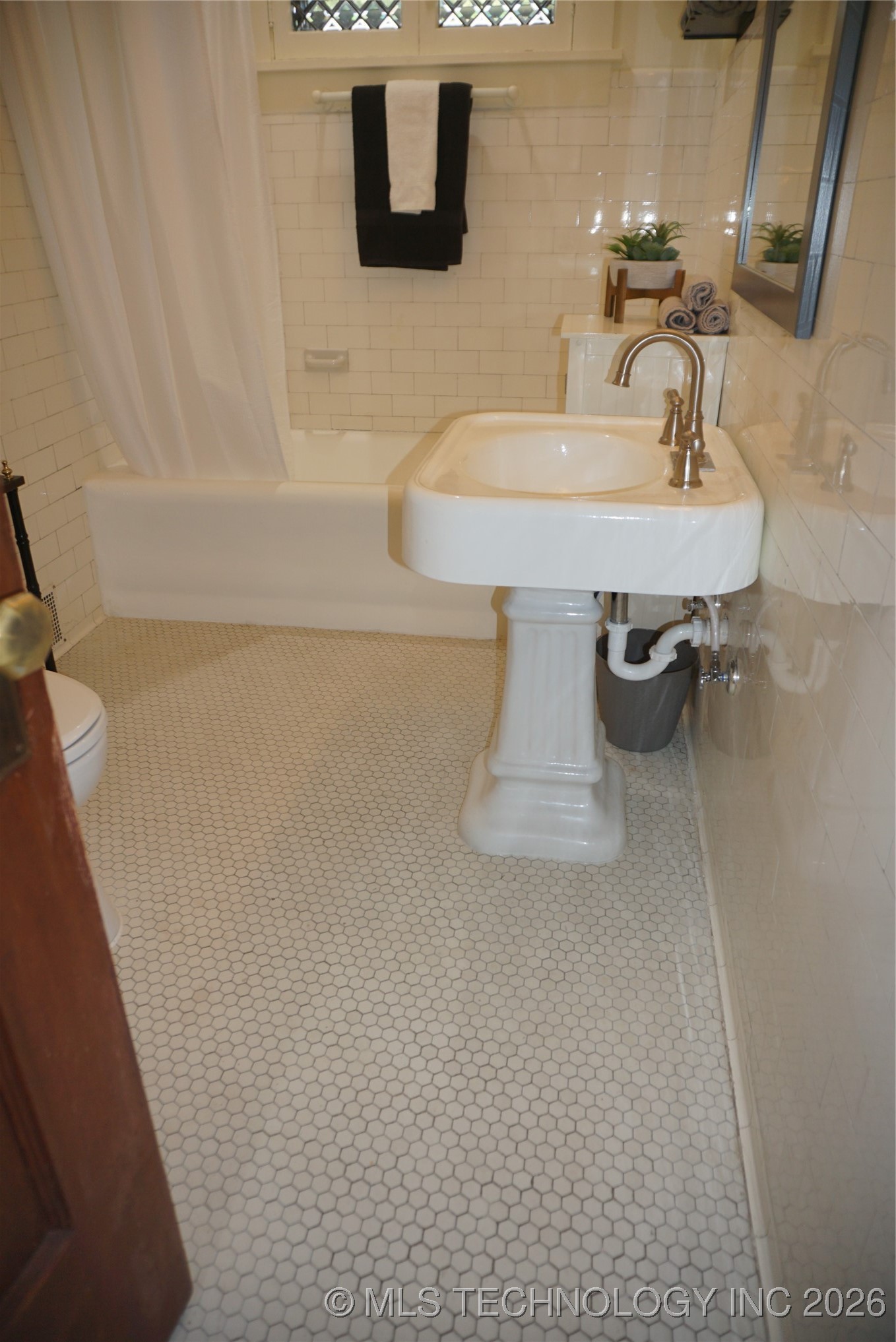 602 Cummings Street Property Photo 54