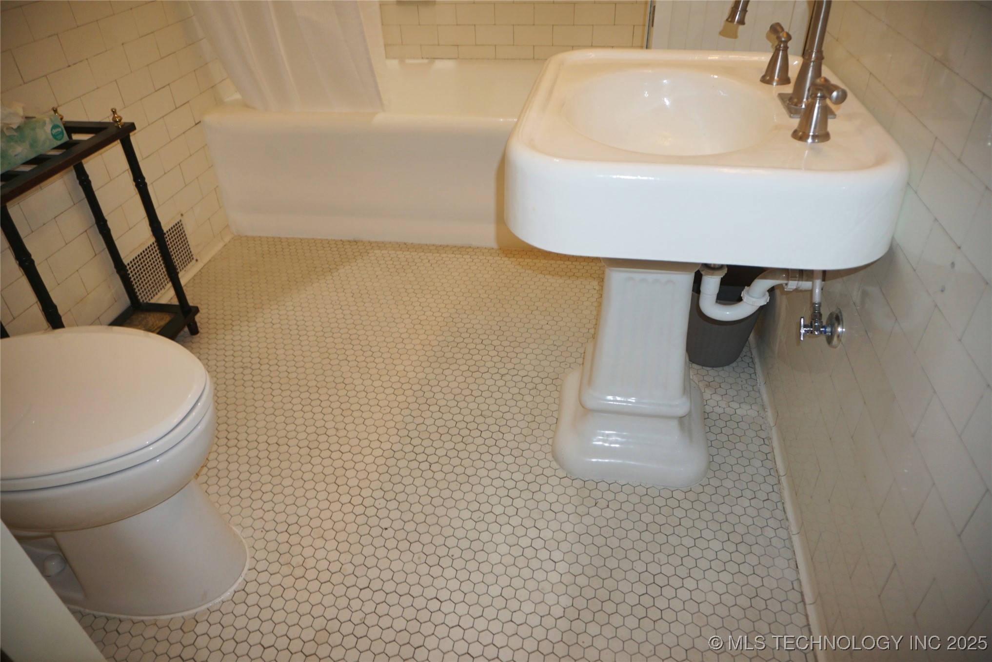 602 Cummings Street Property Photo 55