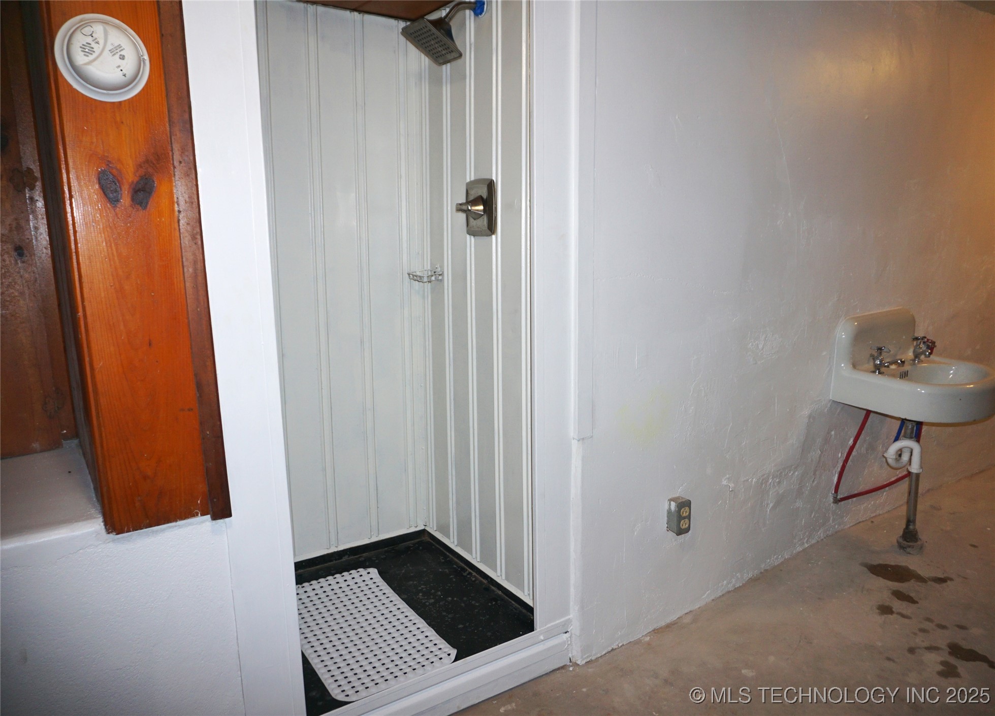 602 Cummings Street Property Photo 77