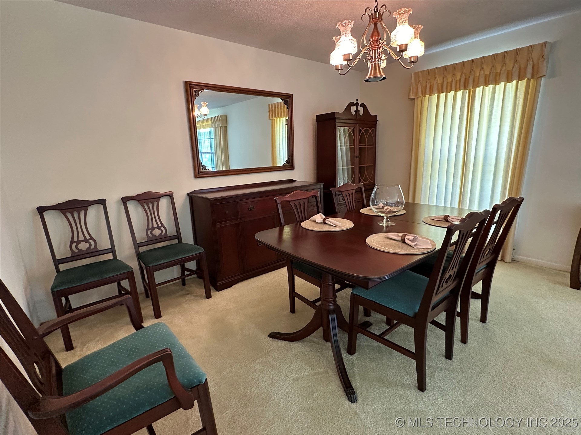 308 E Main Property Photo 10