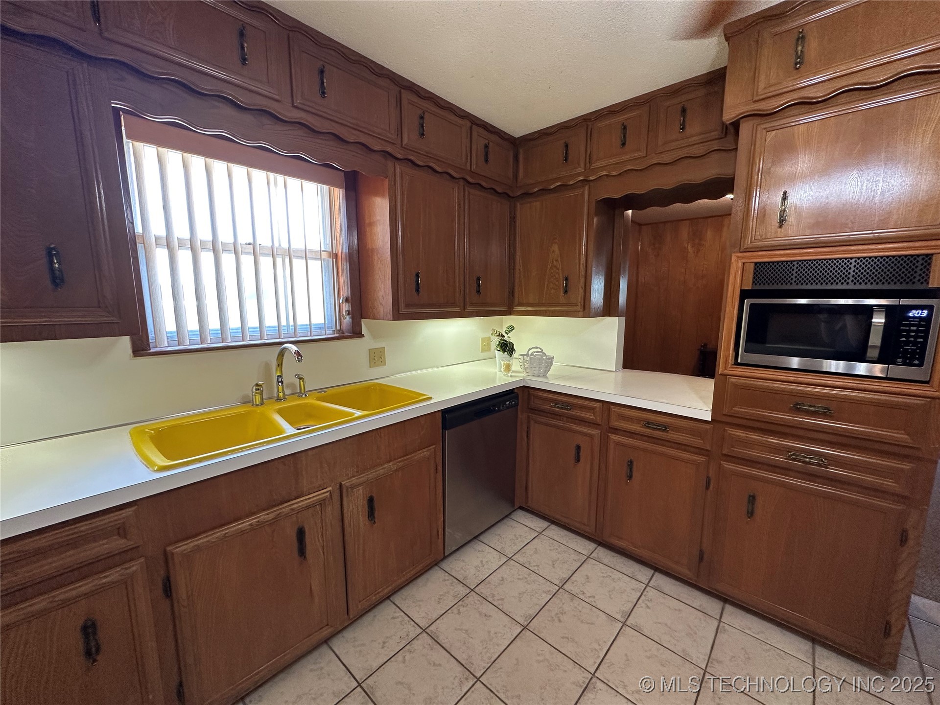 308 E Main Property Photo 17