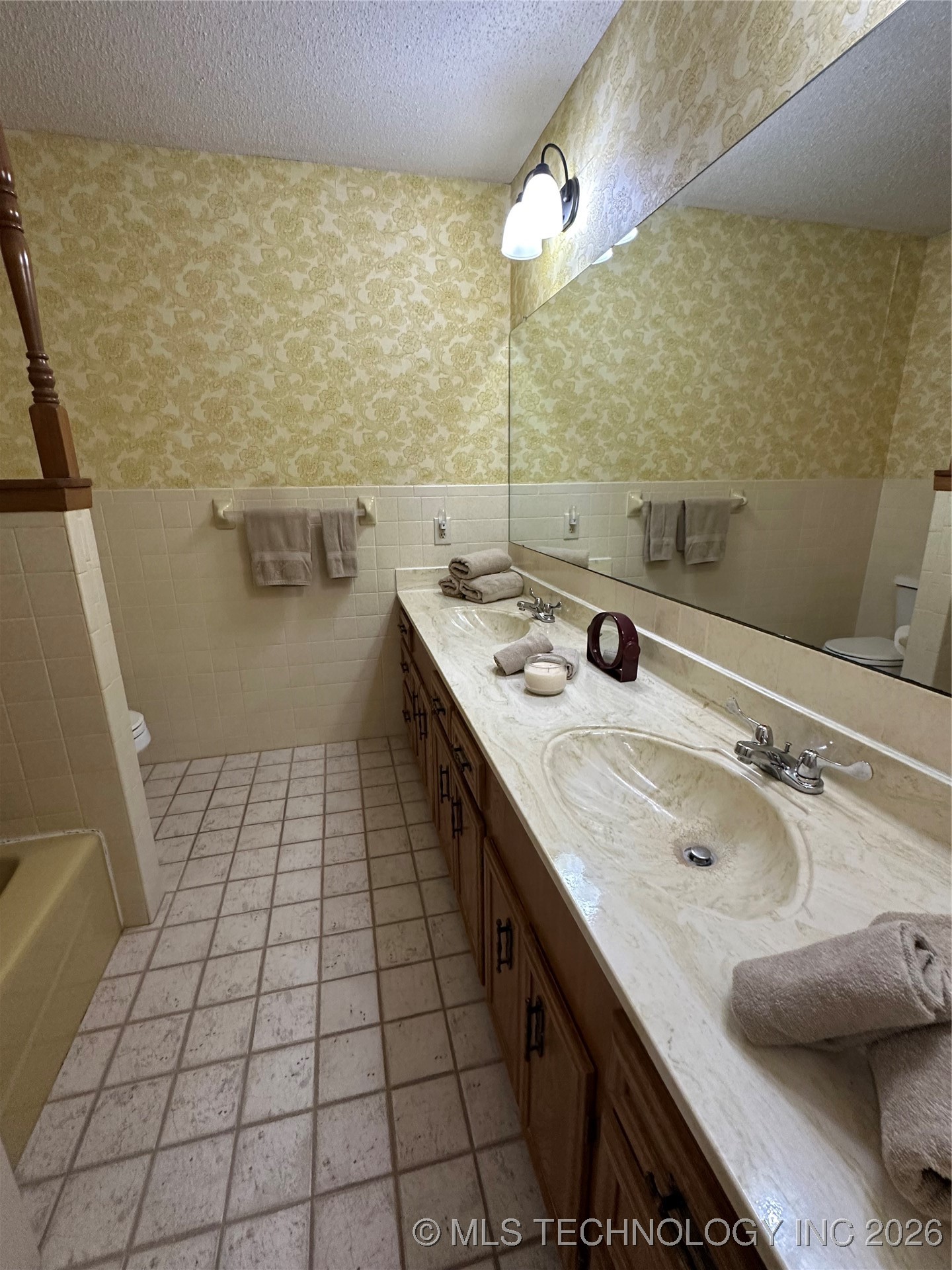 308 E Main Property Photo 20