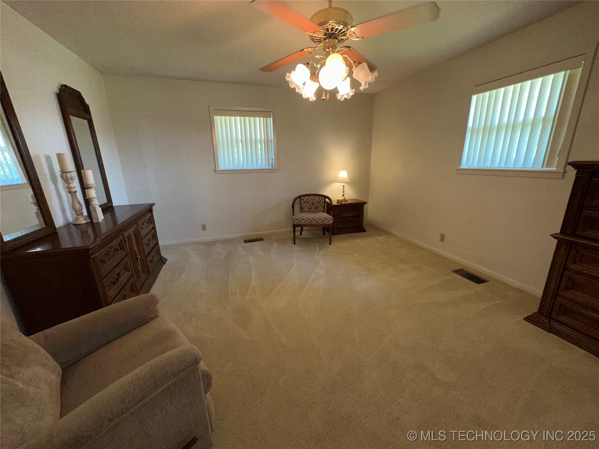 308 E Main Property Photo 21