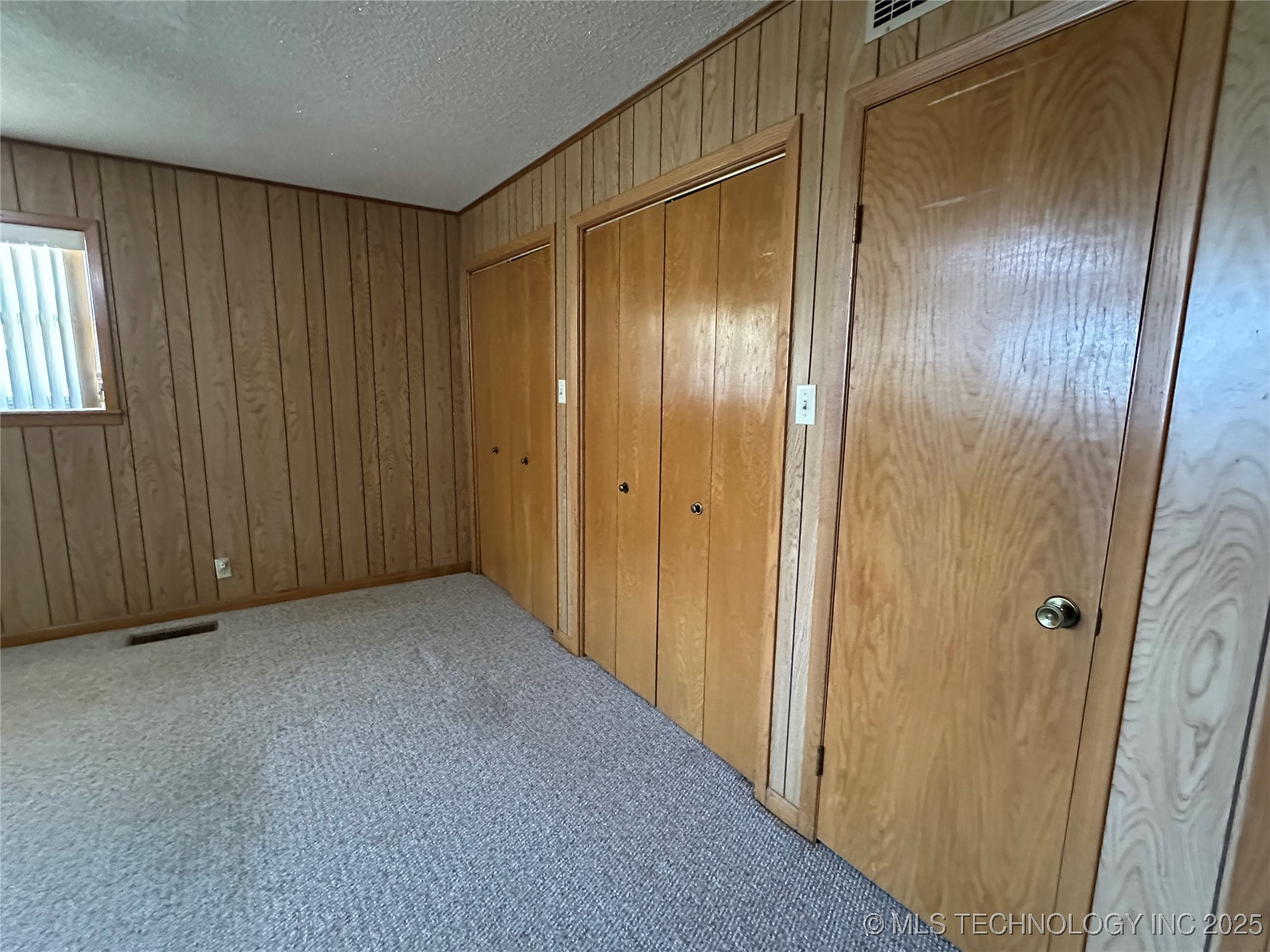 308 E Main Property Photo 24