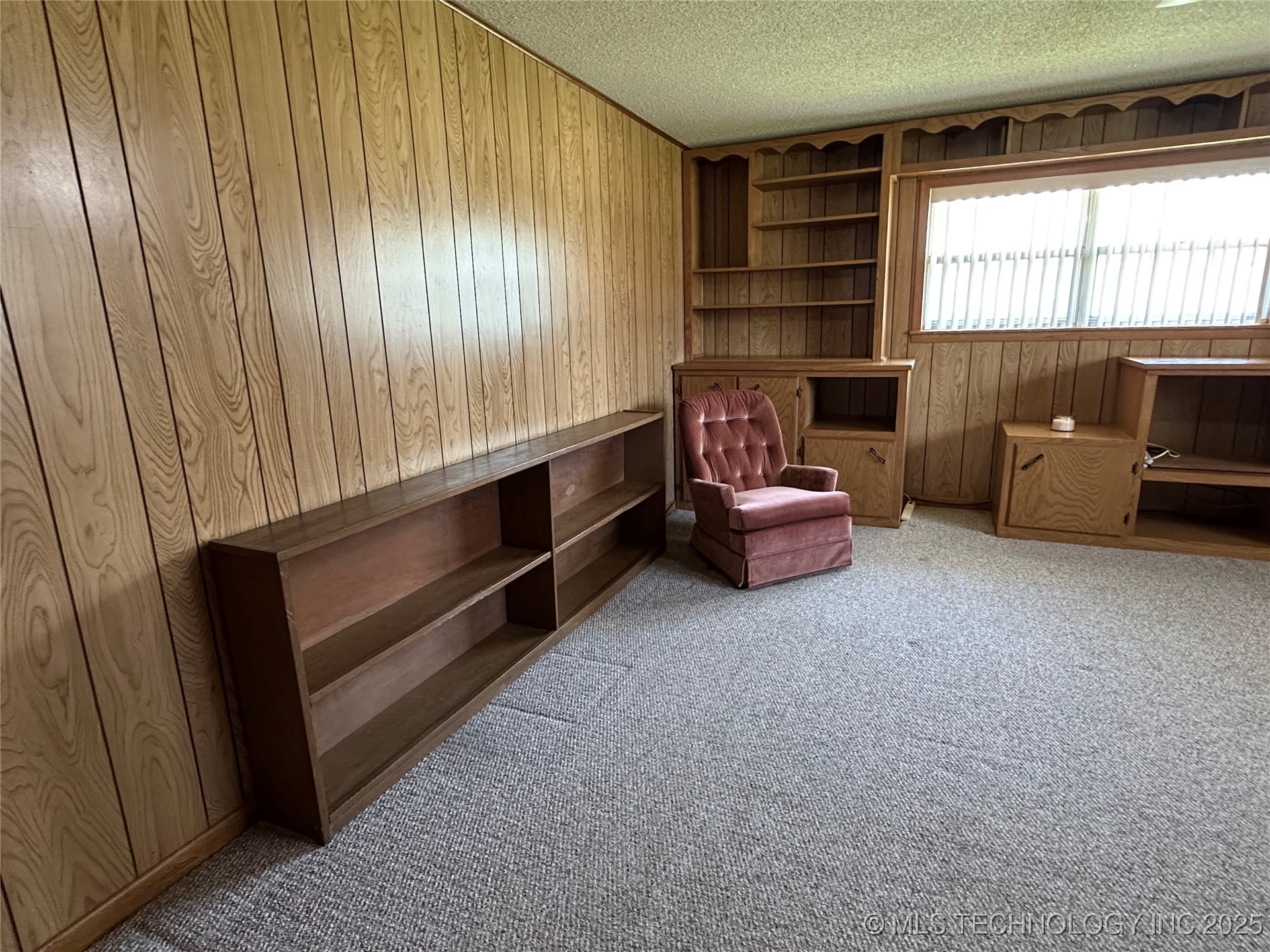 308 E Main Property Photo 26