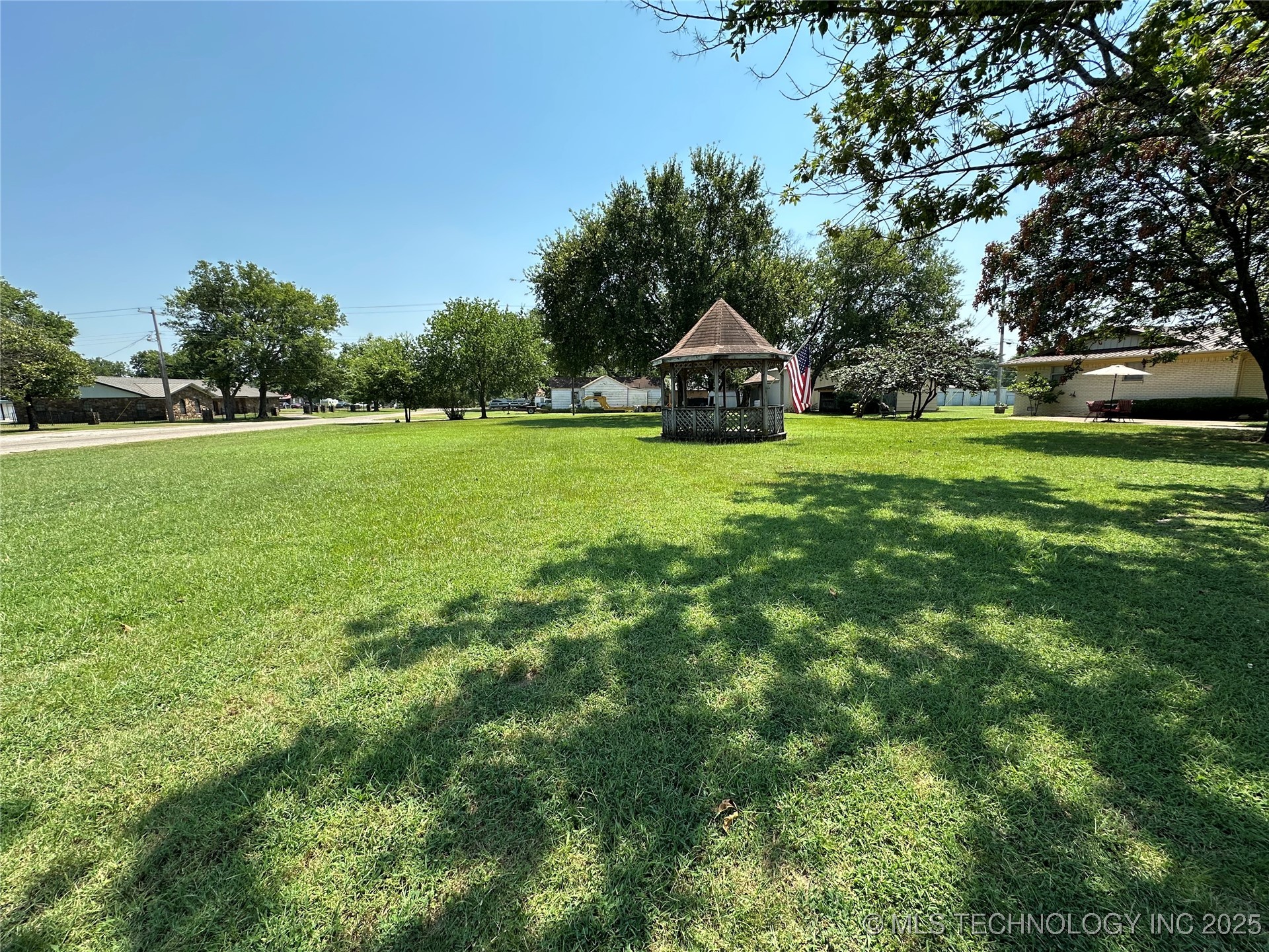 308 E Main Property Photo 37