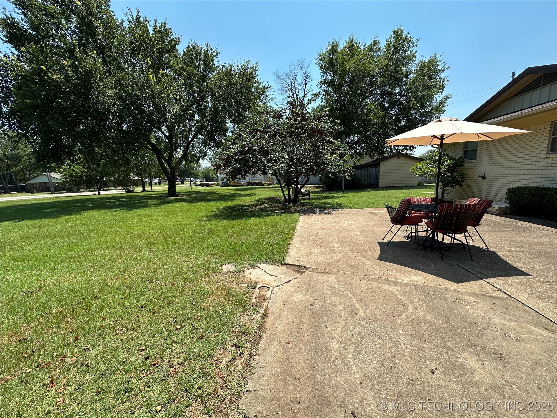 308 E Main Property Photo 43