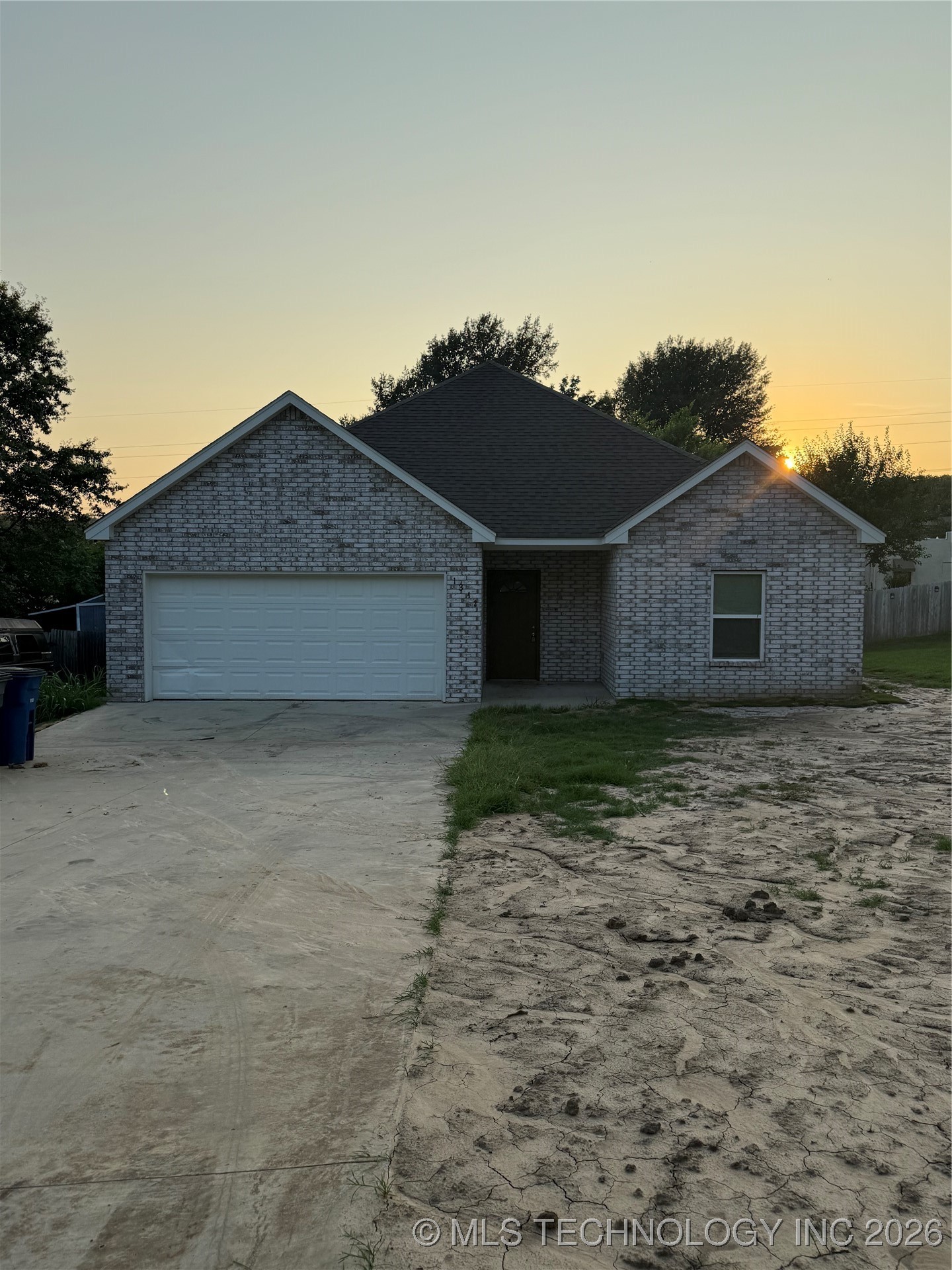 1342 N Waco Avenue Property Photo 1