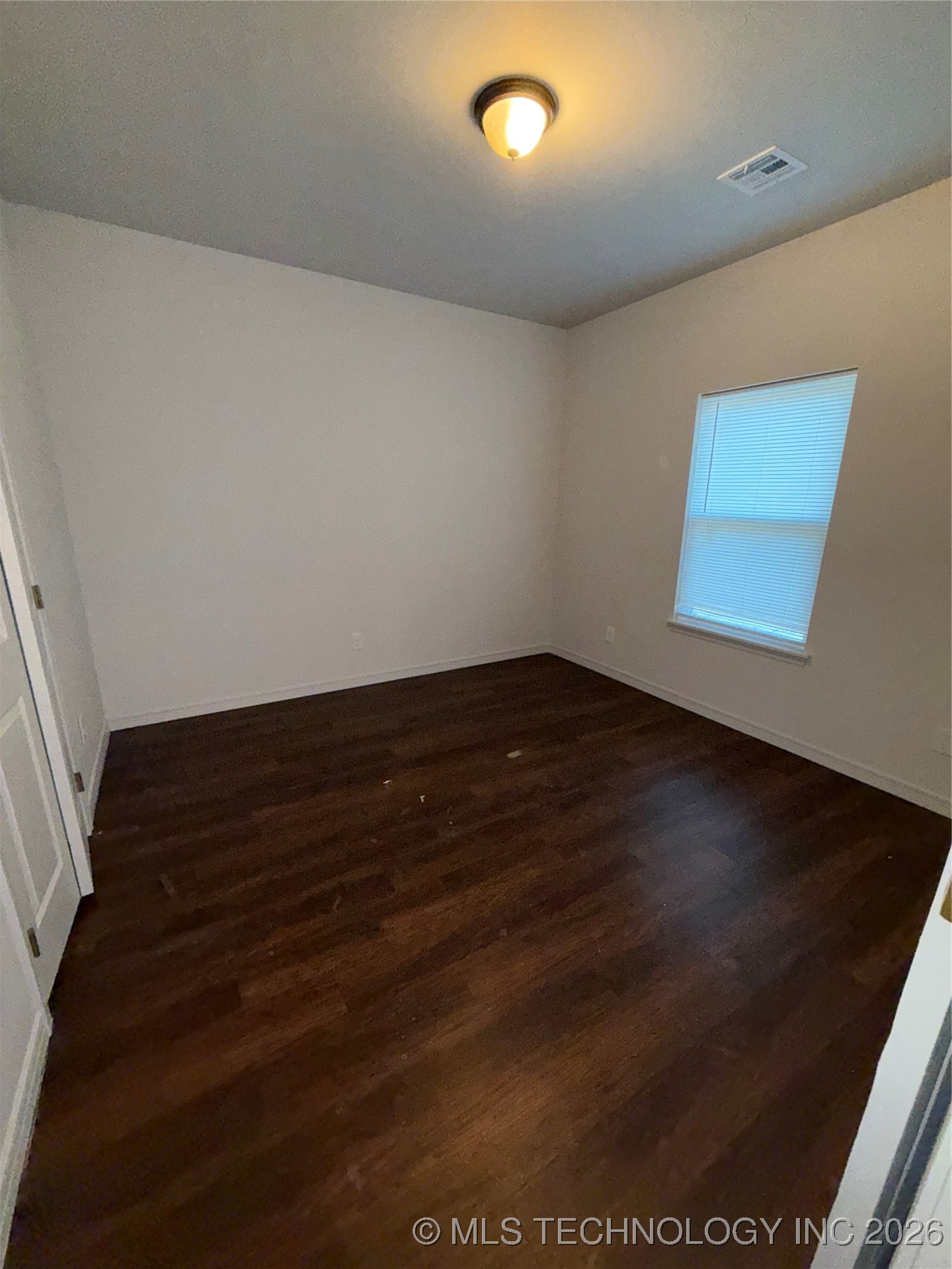 1342 N Waco Avenue Property Photo 2