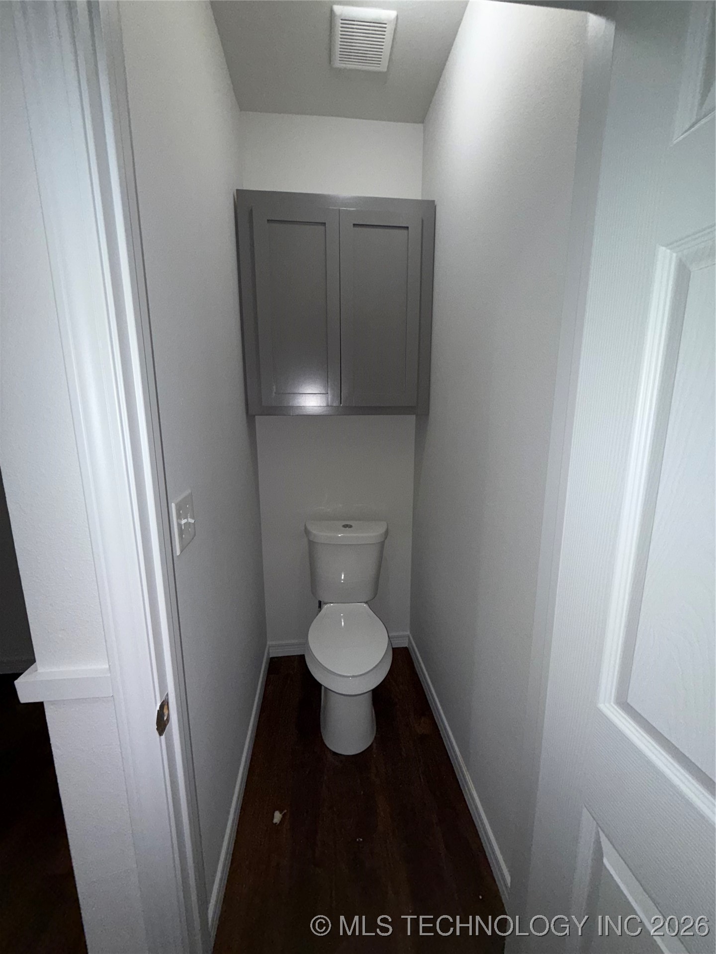 1342 N Waco Avenue Property Photo 6