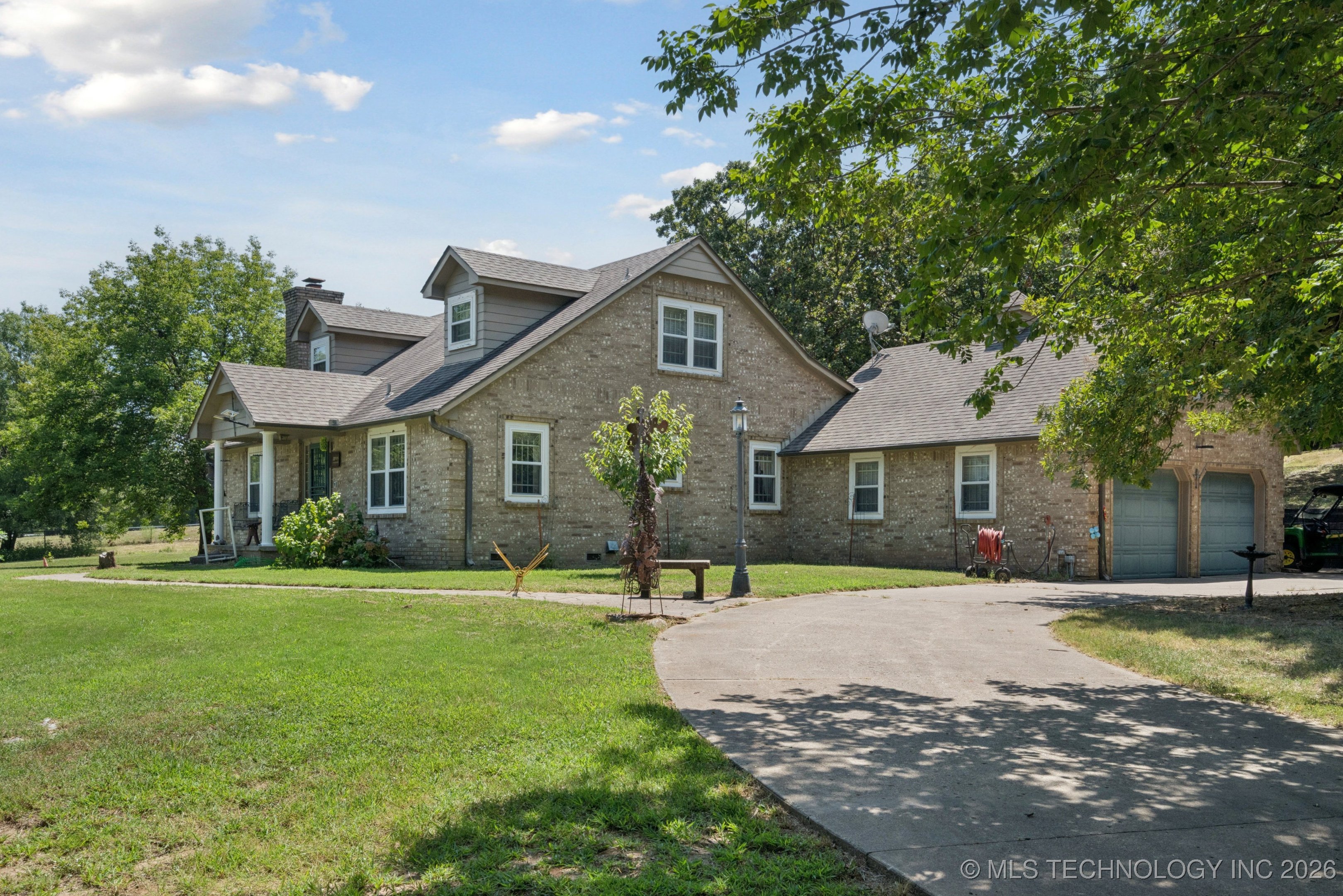 2290 E 151st Street S Property Photo 2