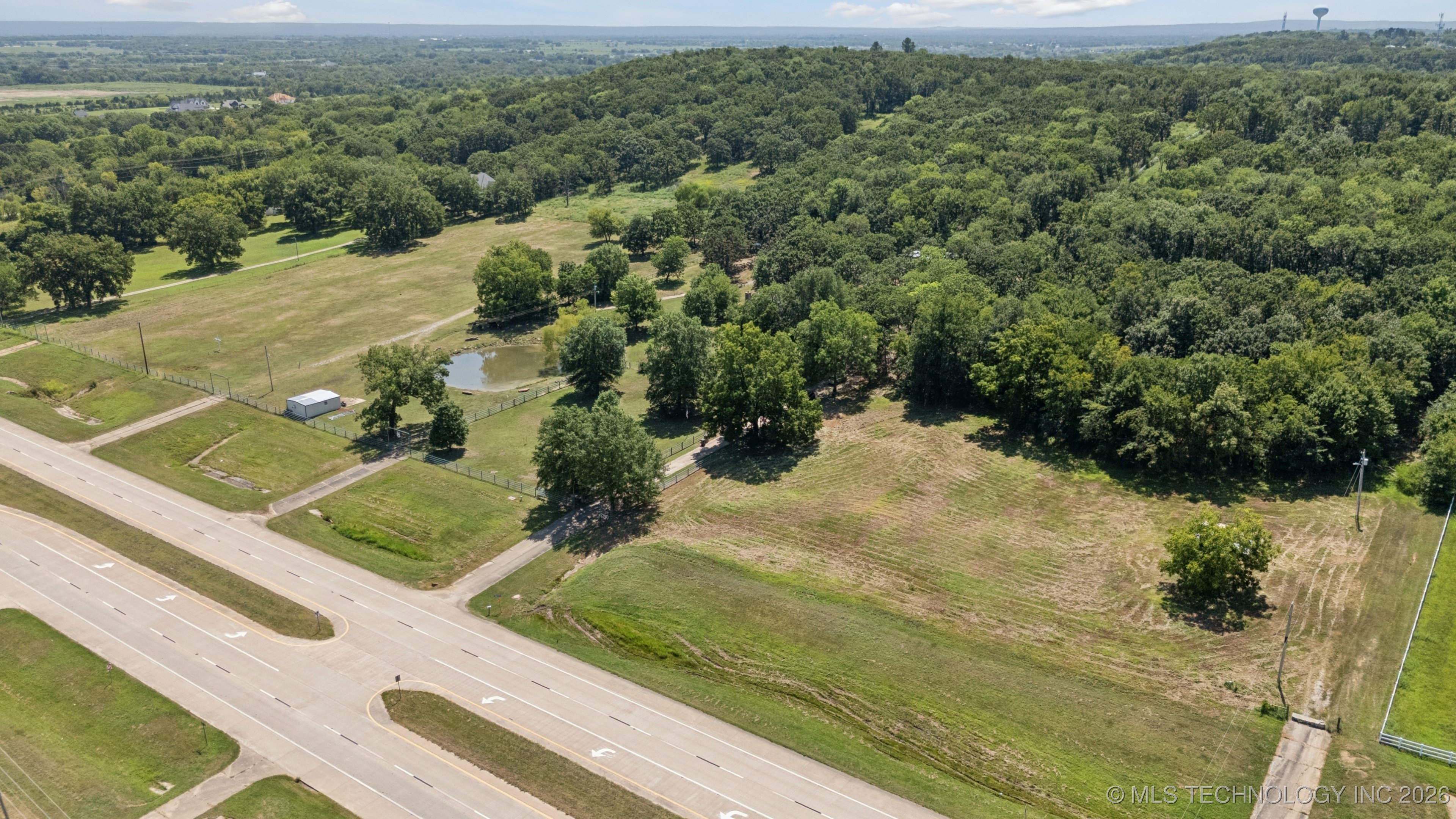 2290 E 151st Street S Property Photo 38