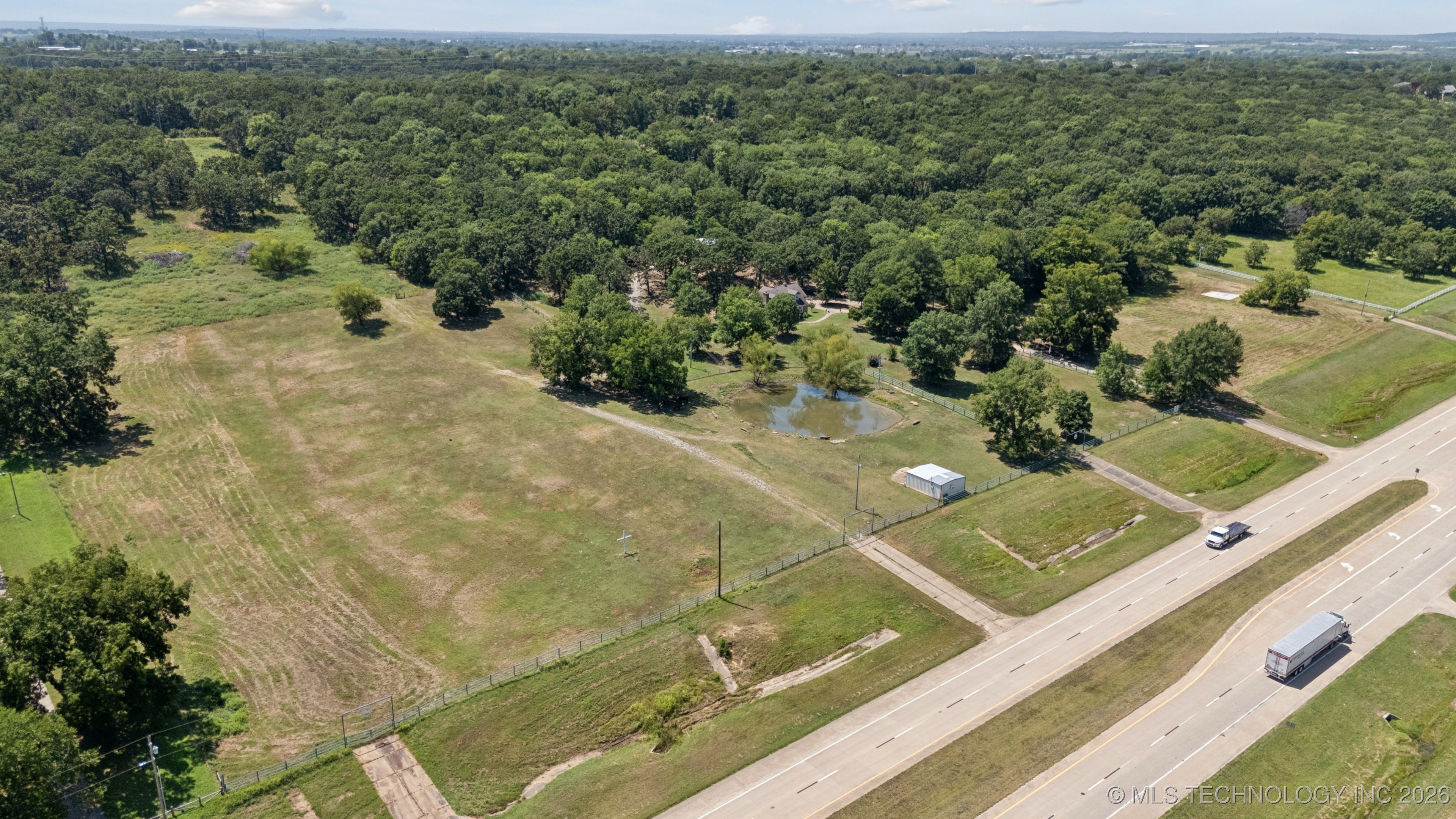 2290 E 151st Street S Property Photo 39