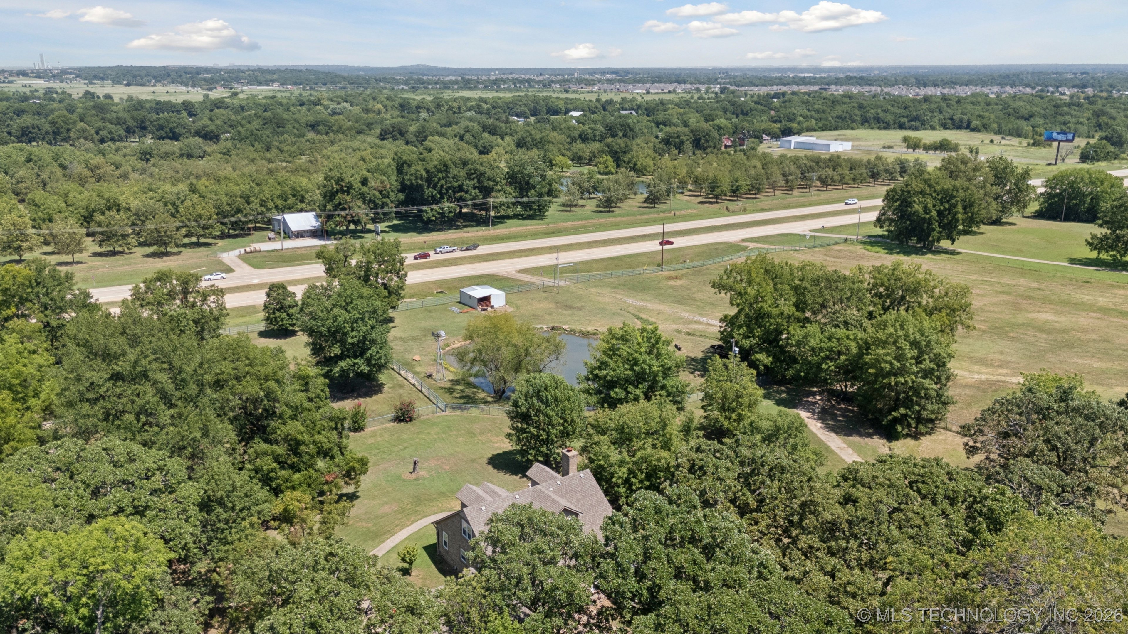 2290 E 151st Street S Property Photo 40