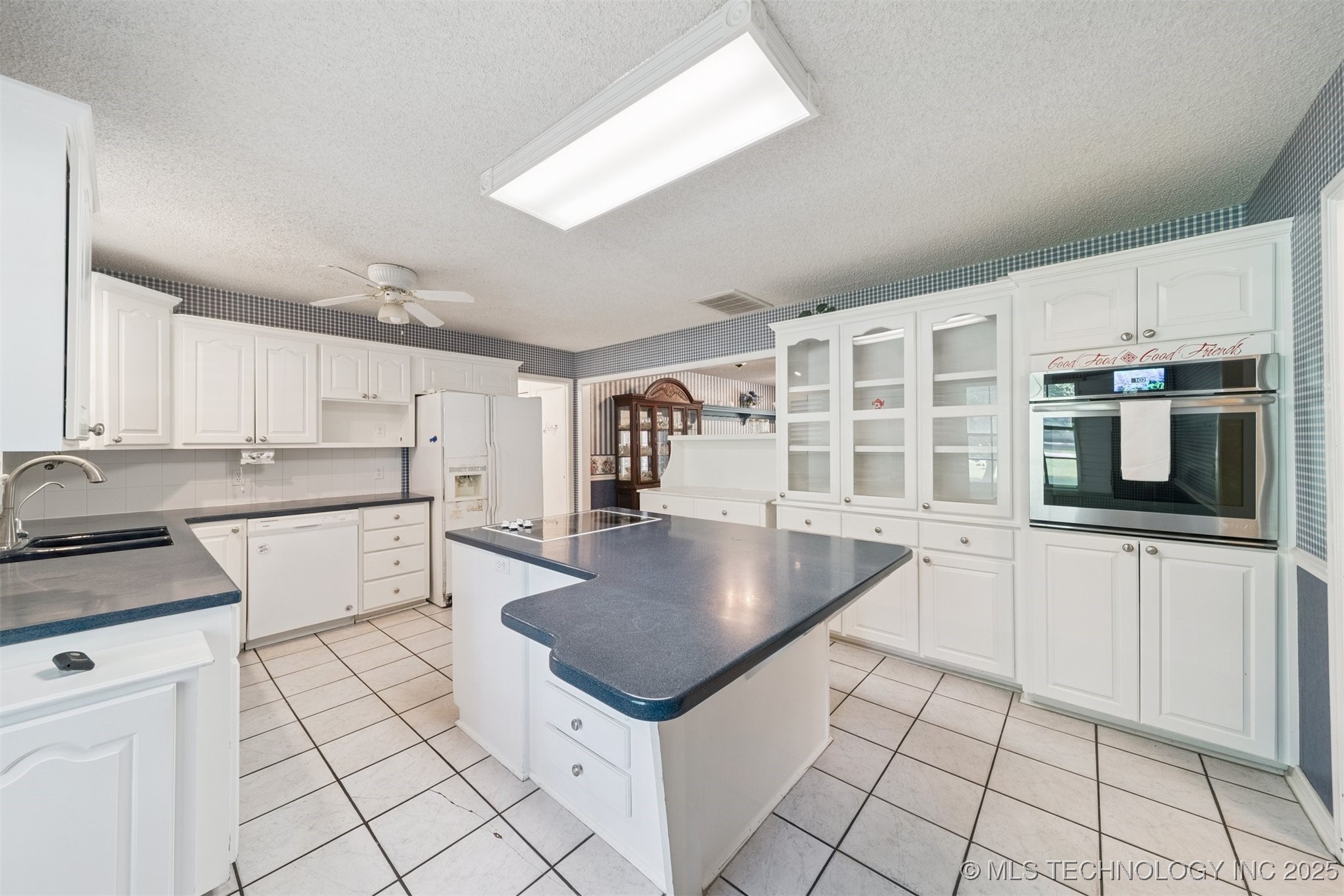 6611 S 234th East Avenue Property Photo 7