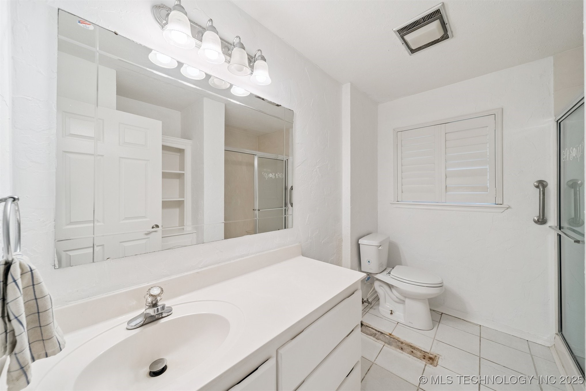 6611 S 234th East Avenue Property Photo 15