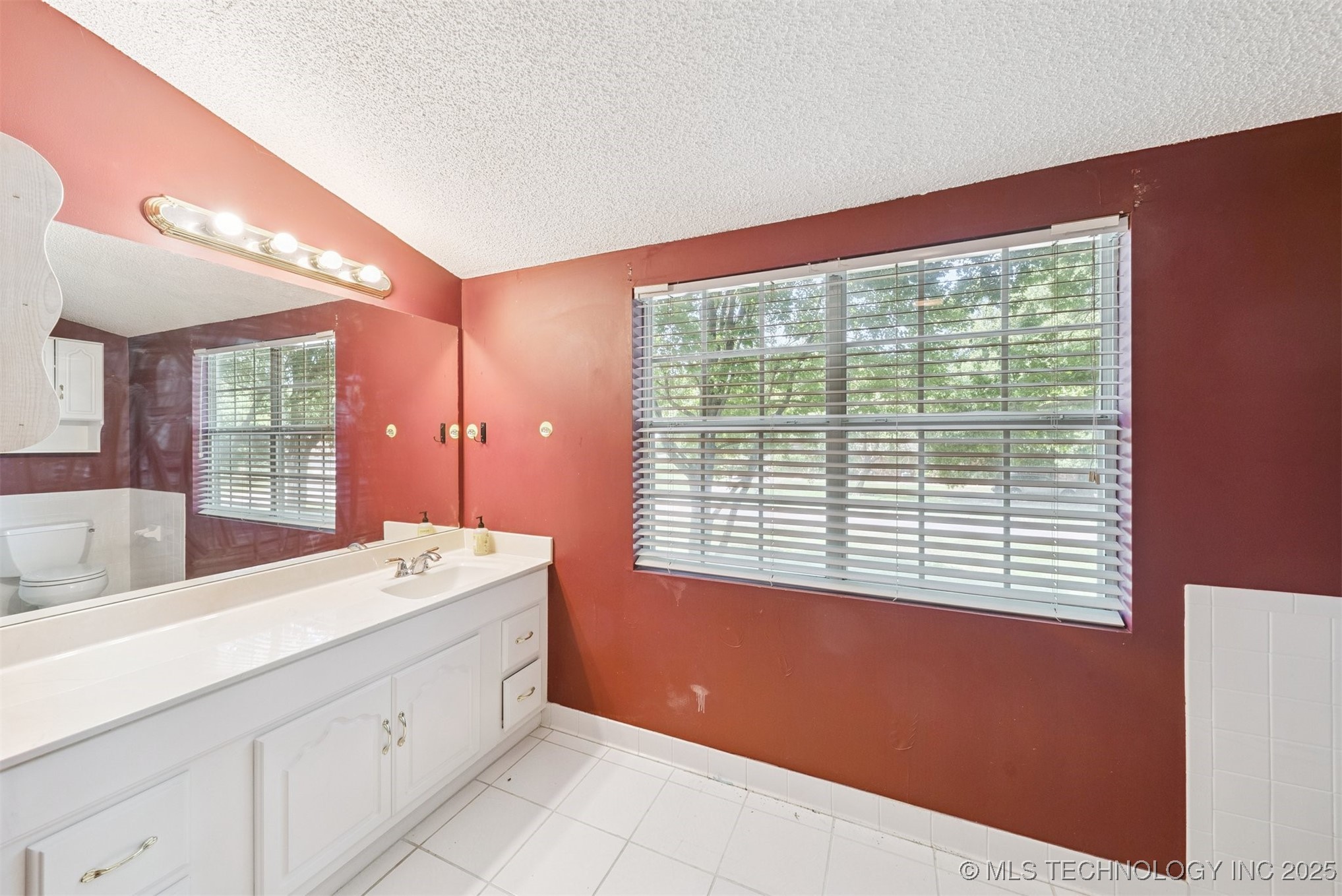 6611 S 234th East Avenue Property Photo 30