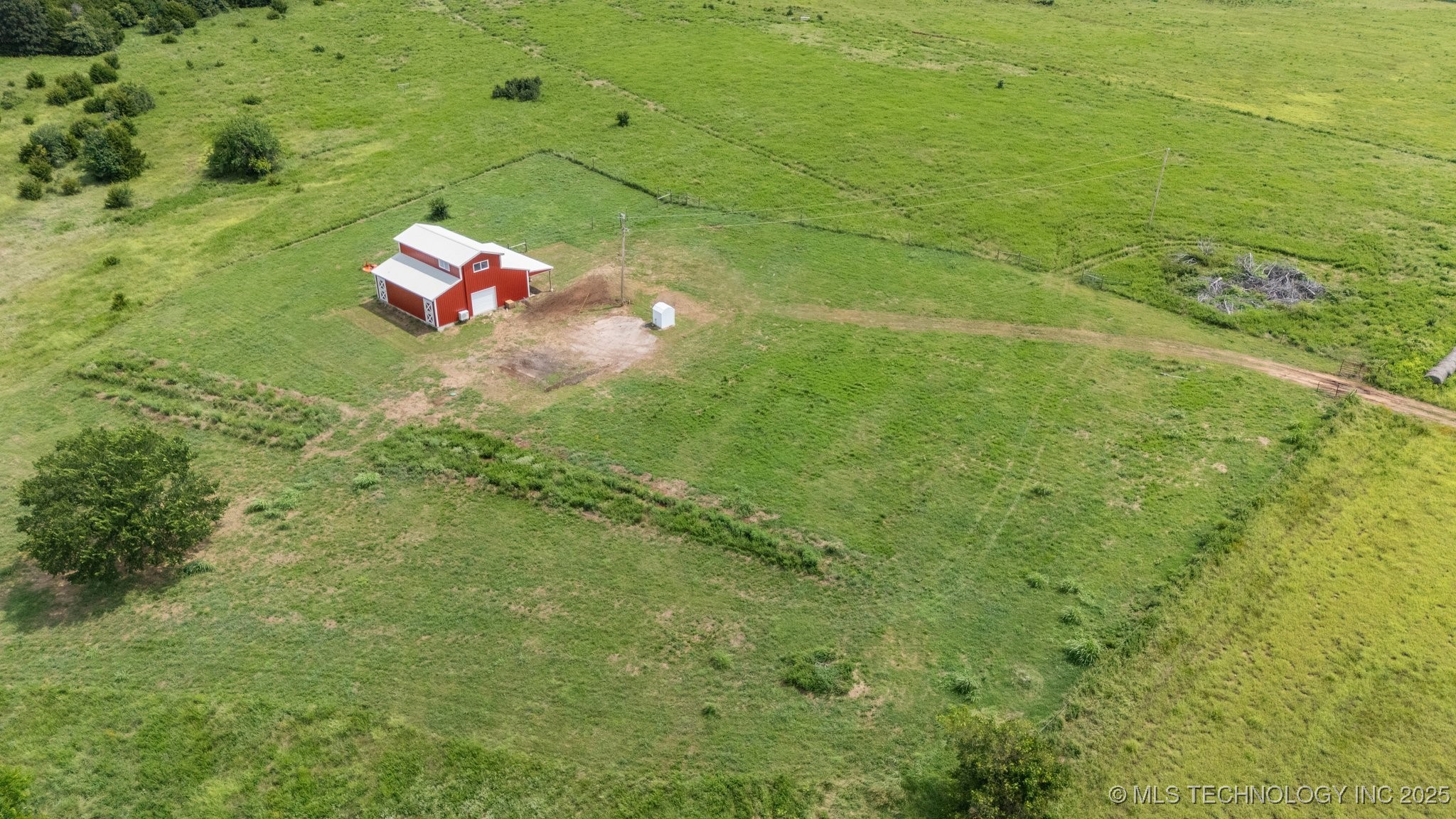 350345 5600 Road Property Photo 3