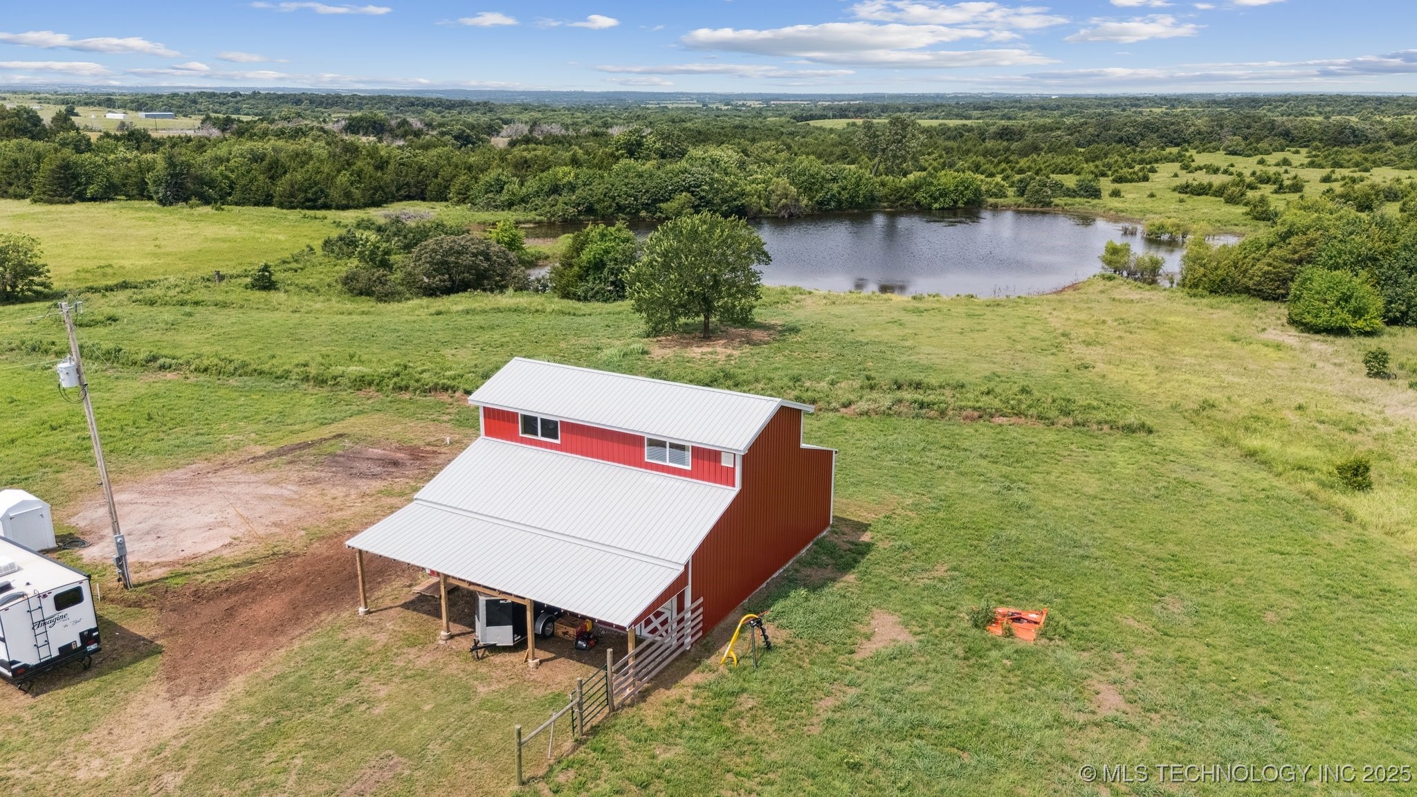 350345 5600 Road Property Photo 4