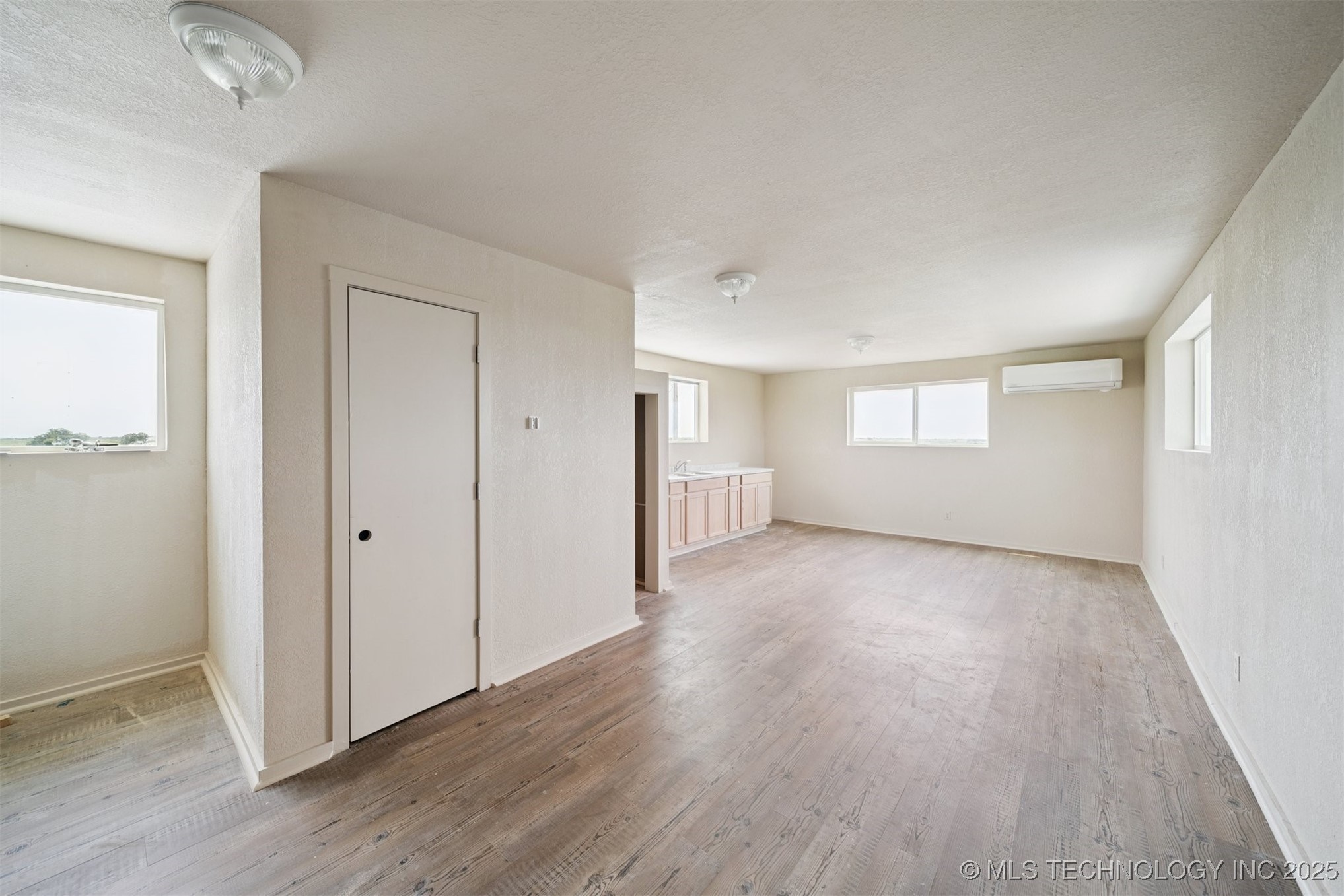 350345 5600 Road Property Photo 6