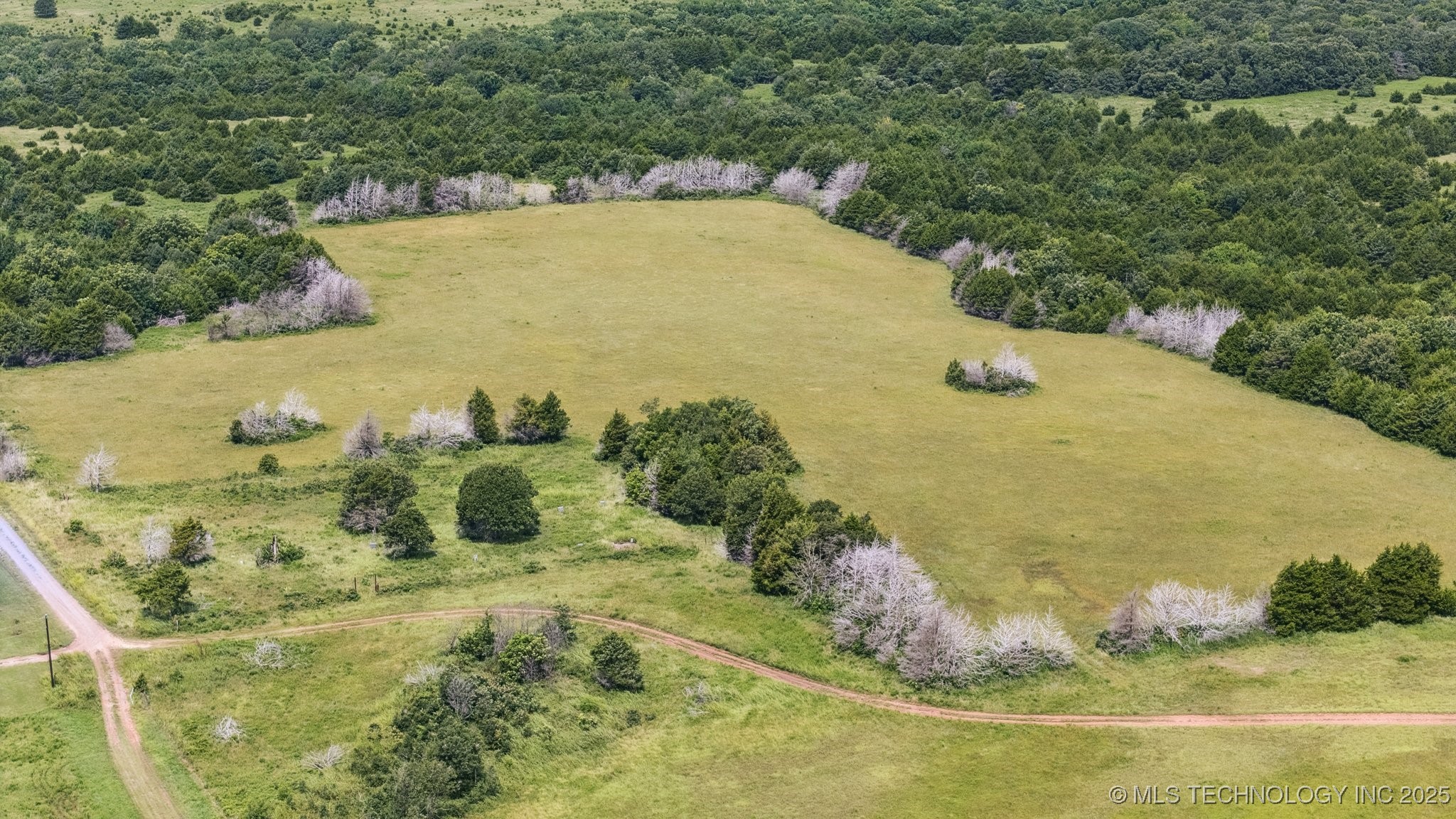 350345 5600 Road Property Photo 37