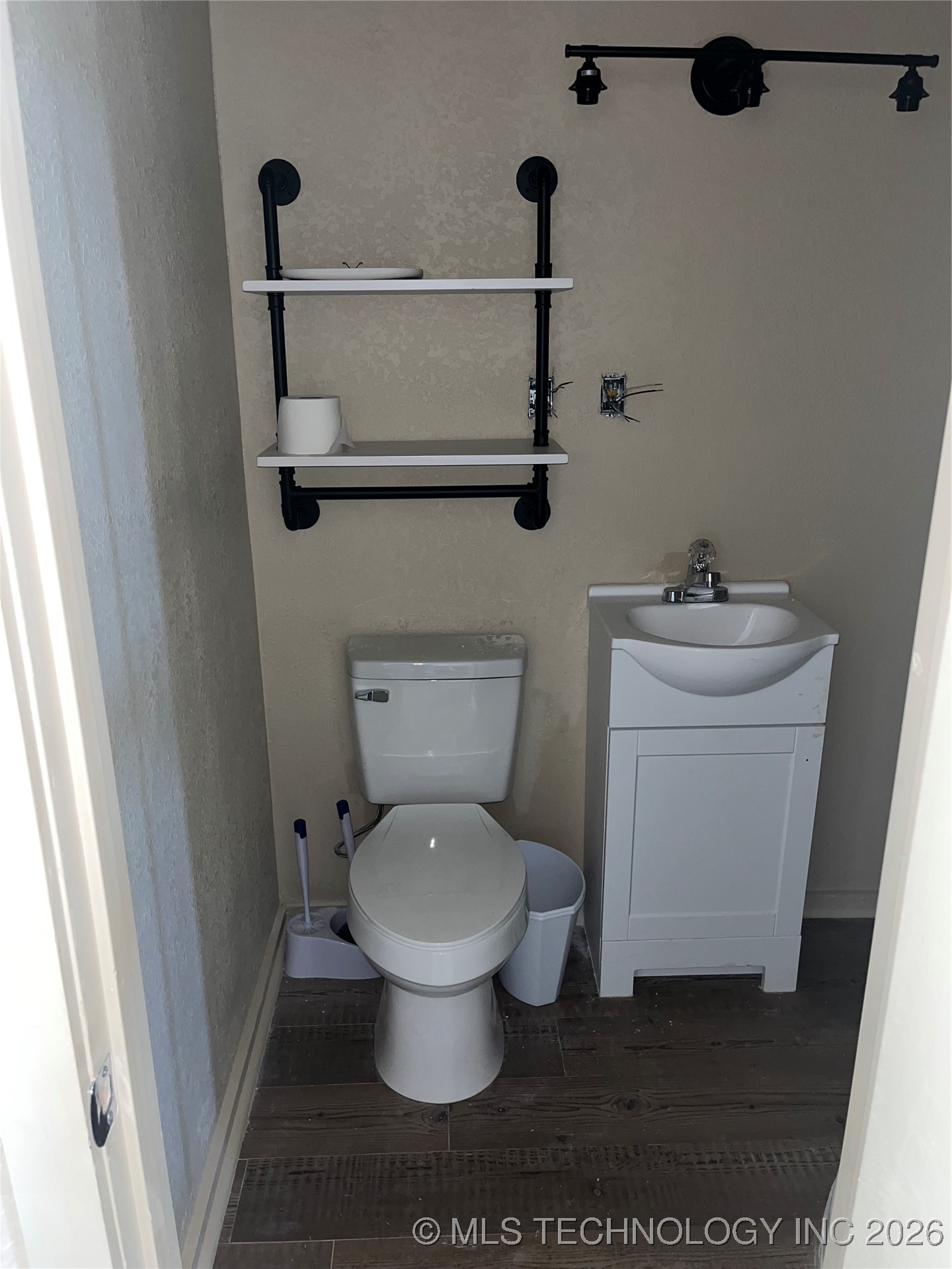 350345 5600 Road Property Photo 64