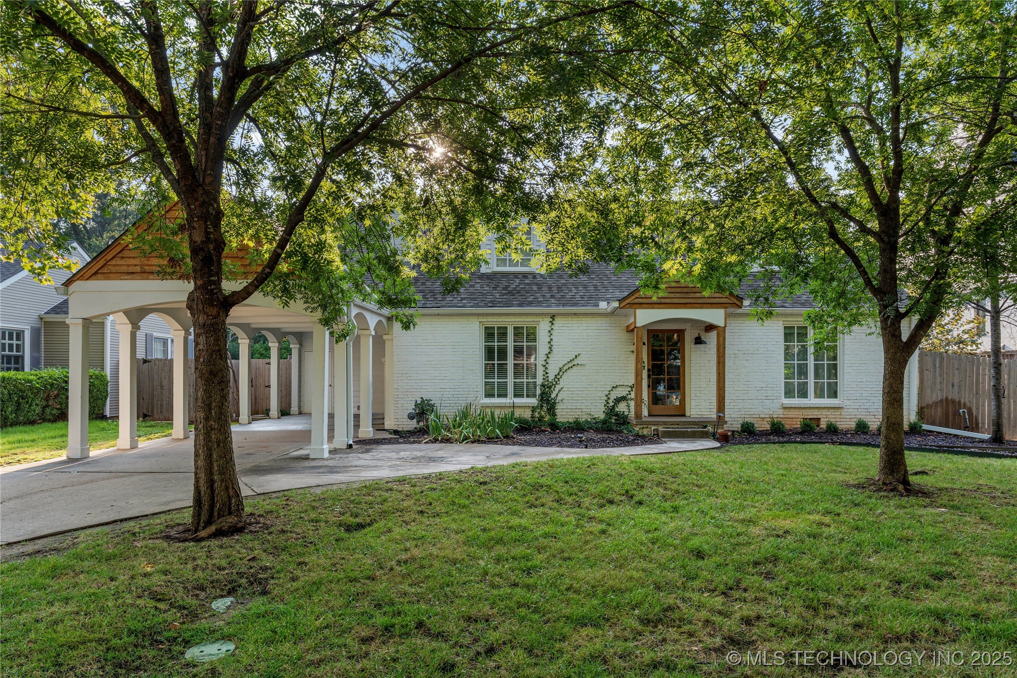 3019 S Boston Court Property Photo 1