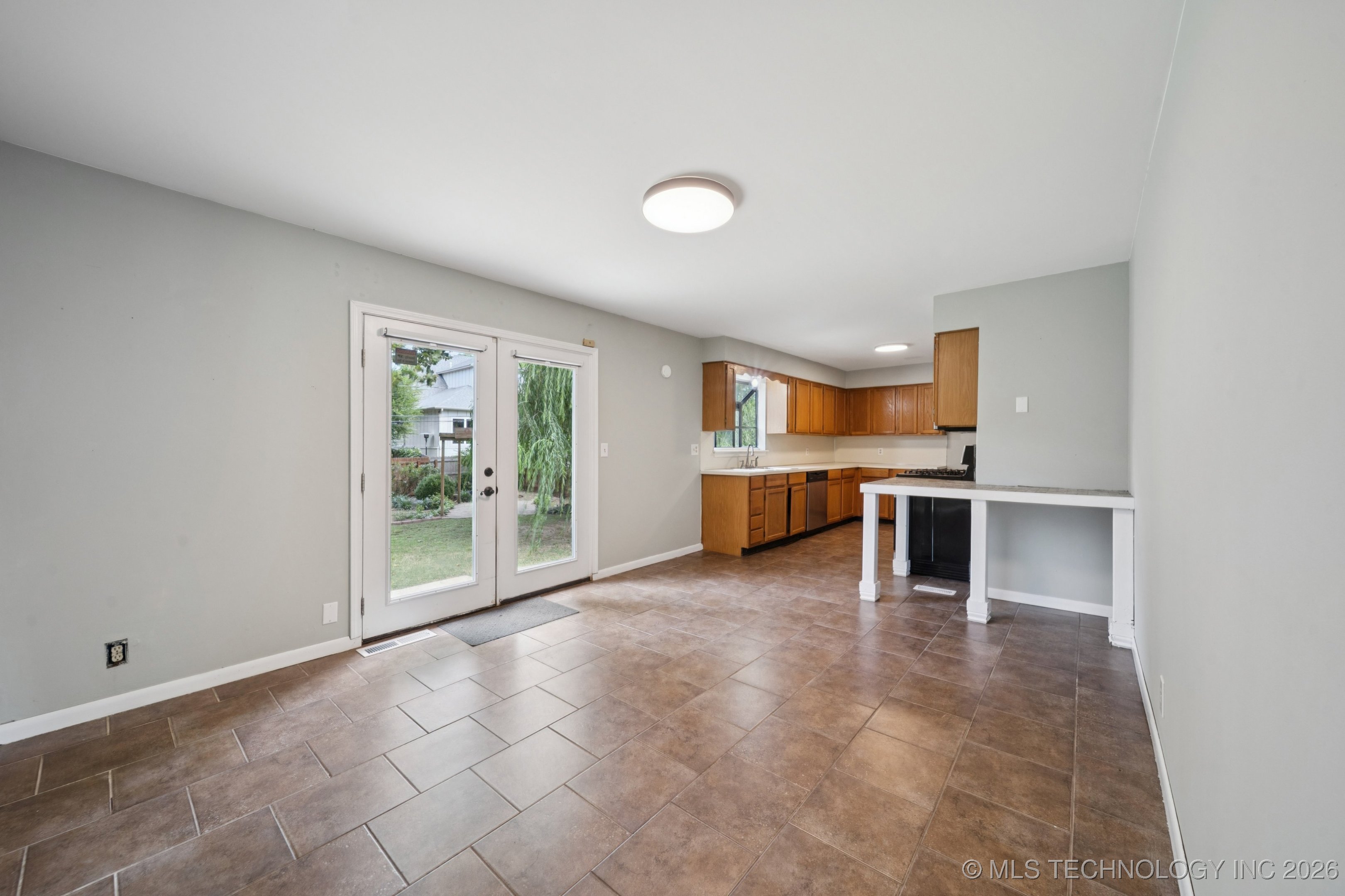 2760 S Gary Drive Property Photo 12