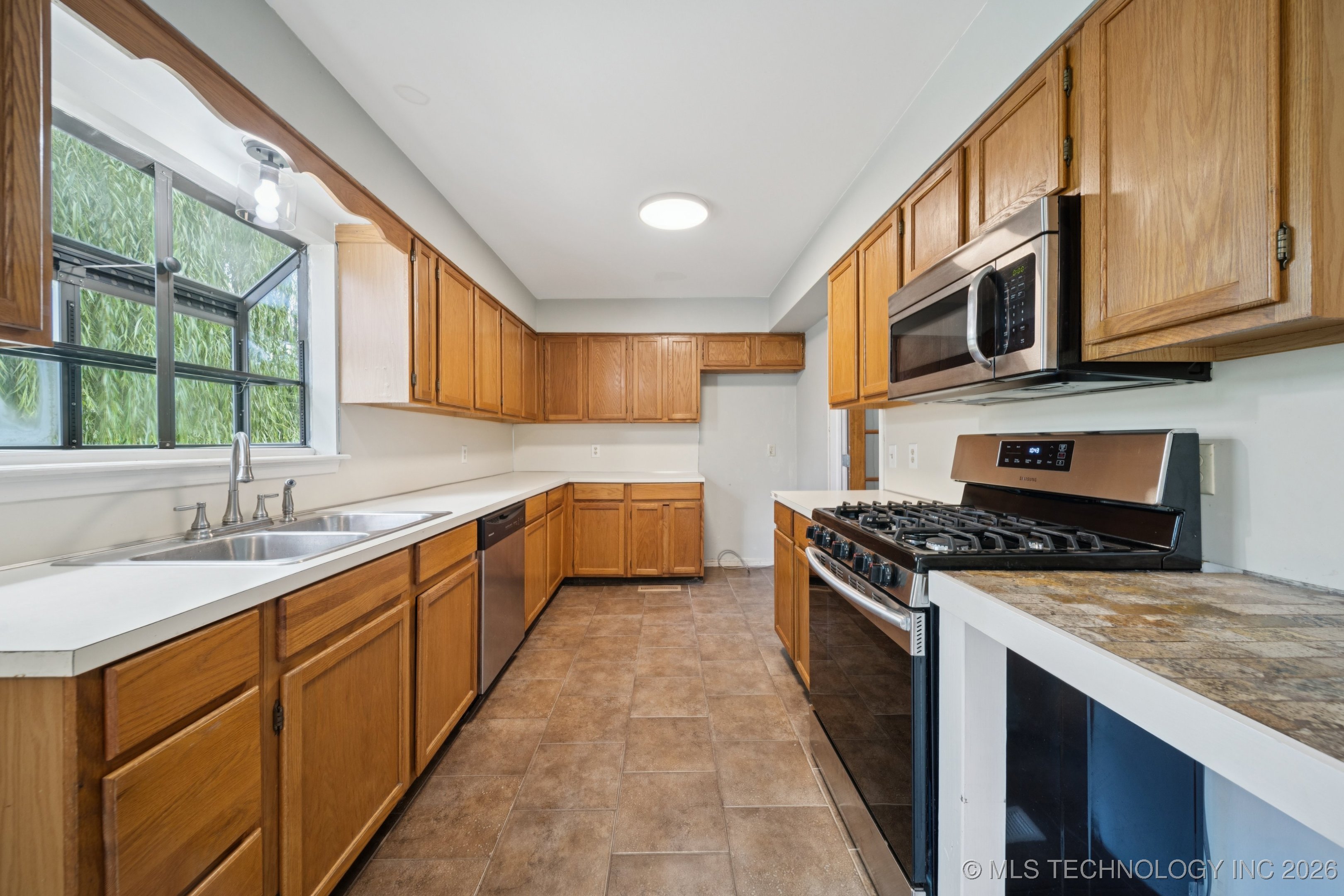 2760 S Gary Drive Property Photo 15