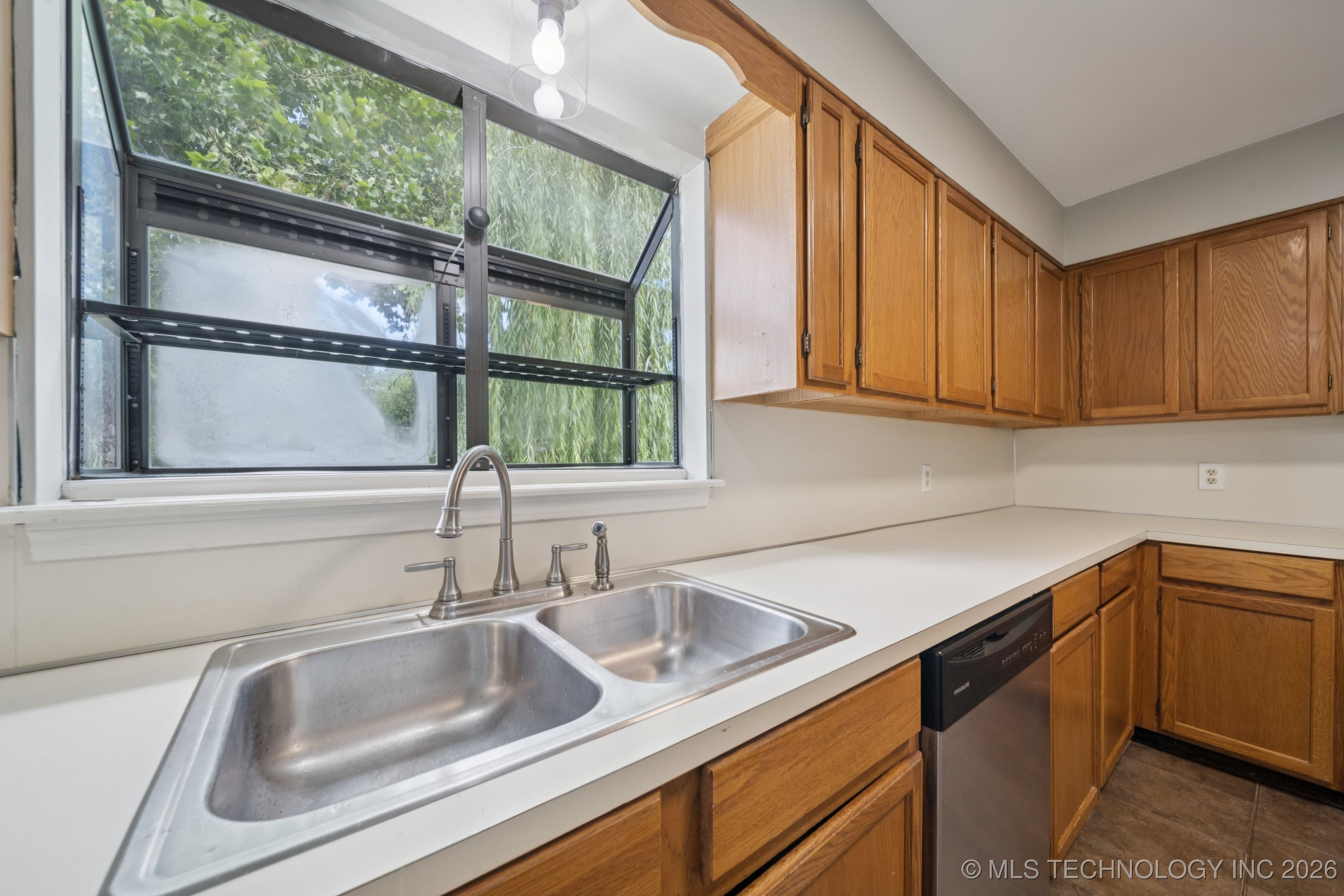 2760 S Gary Drive Property Photo 16