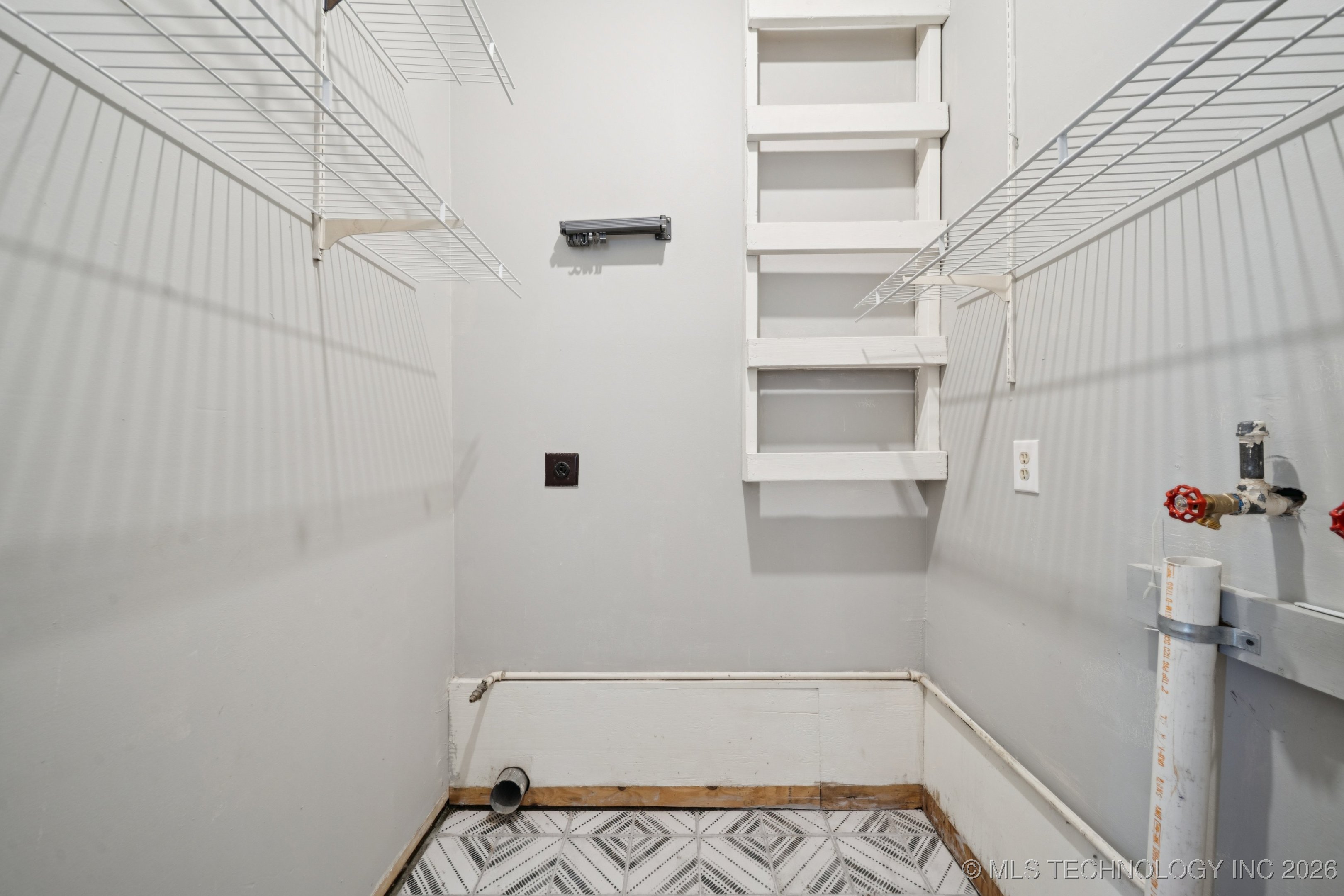 2760 S Gary Drive Property Photo 23