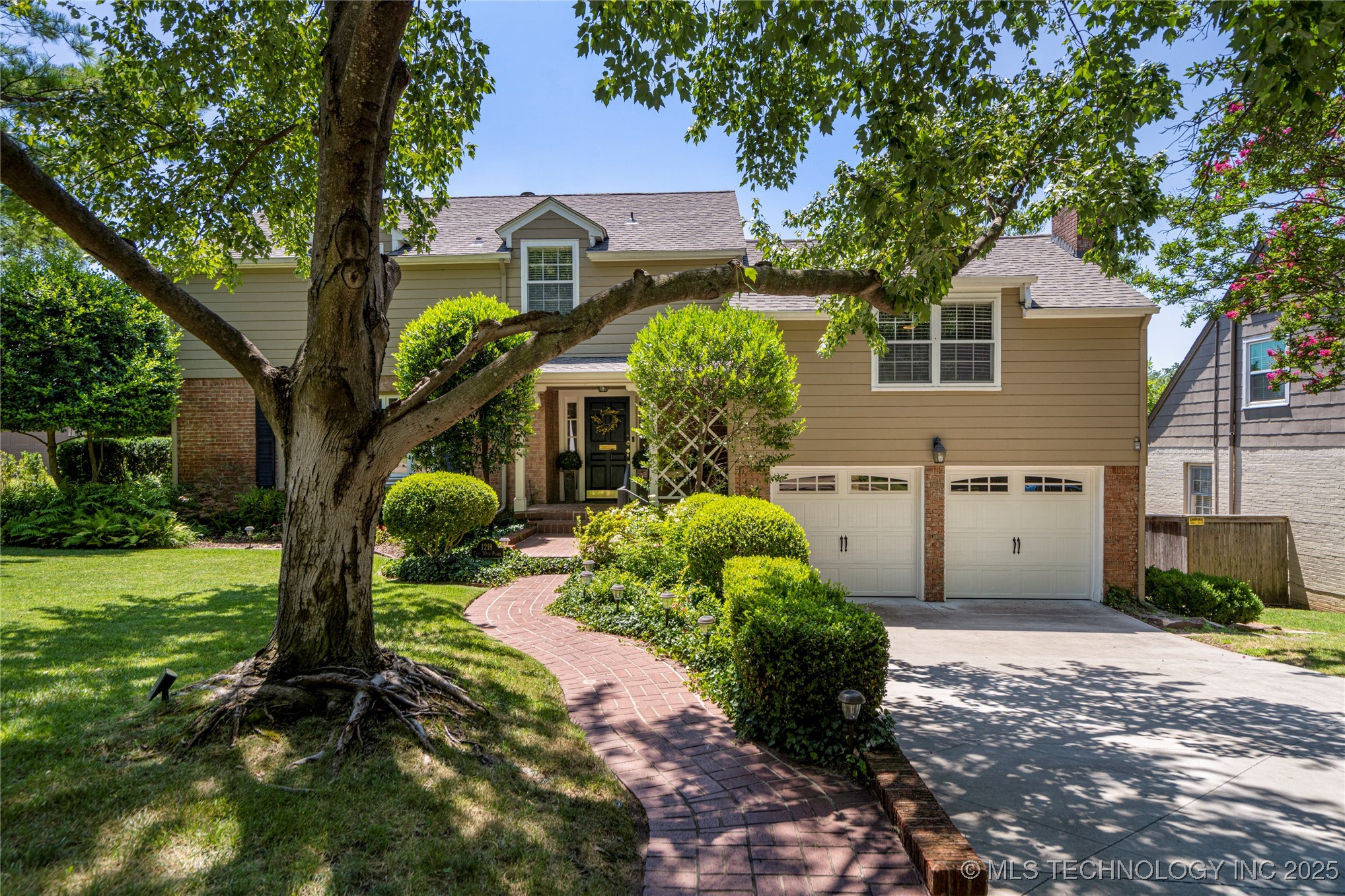 1218 E 30th Place Property Photo 1