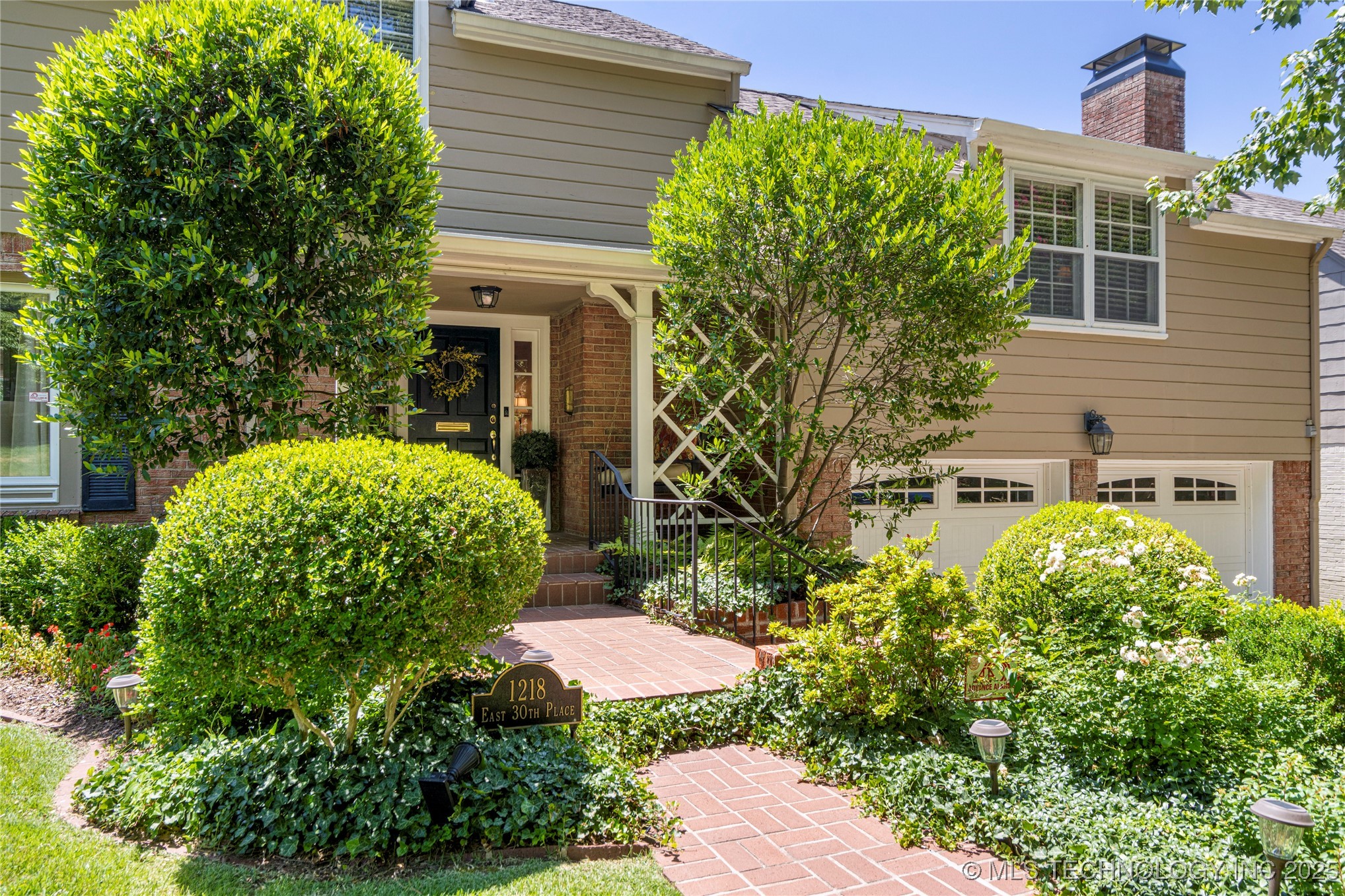 1218 E 30th Place Property Photo 5