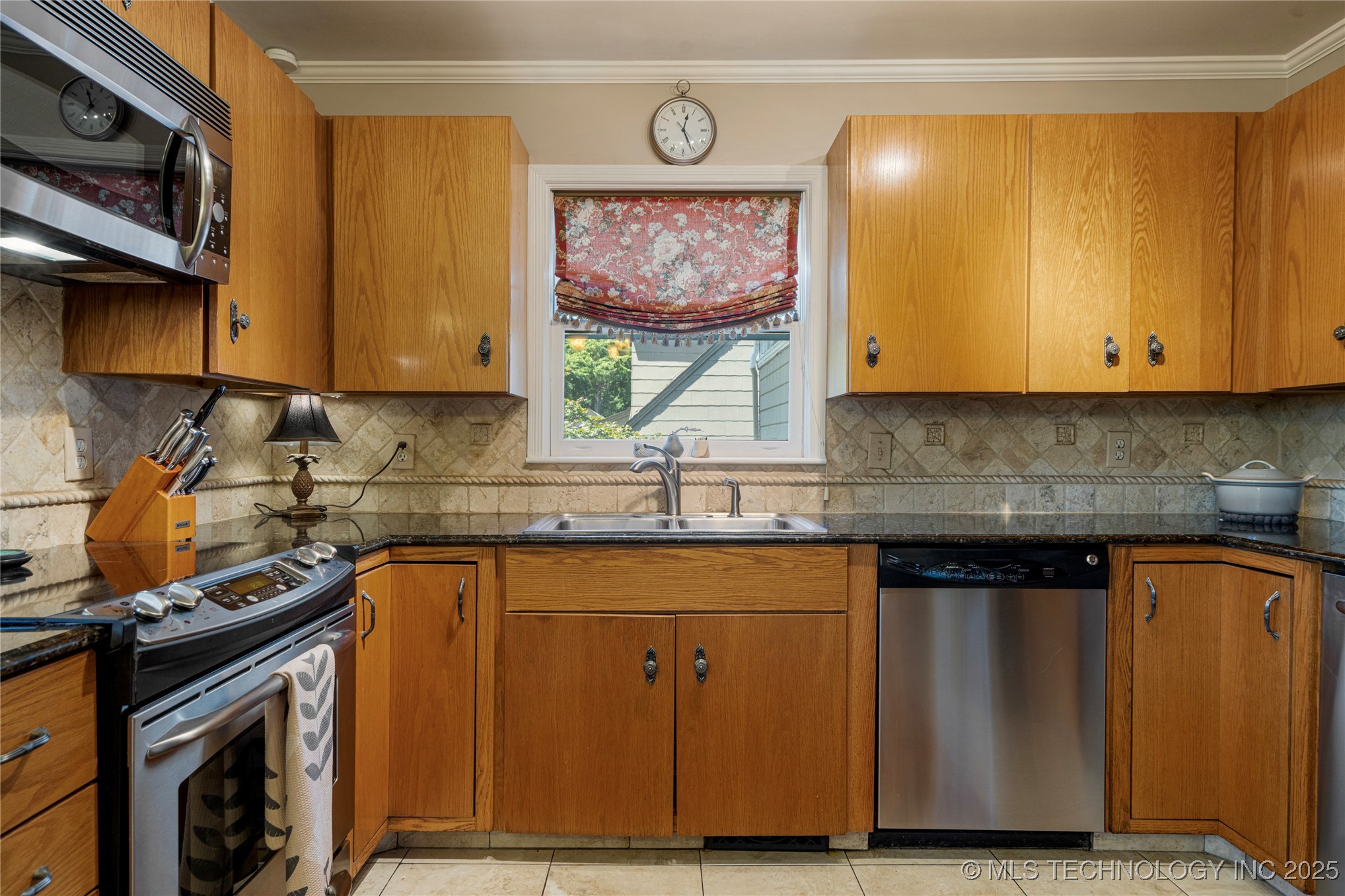 1218 E 30th Place Property Photo 27