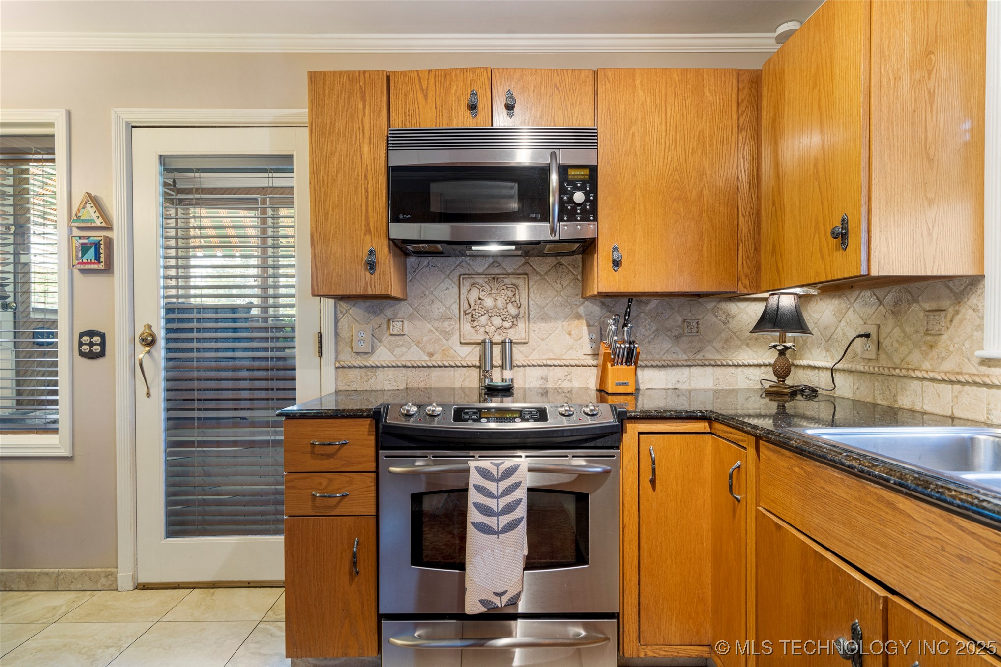 1218 E 30th Place Property Photo 28