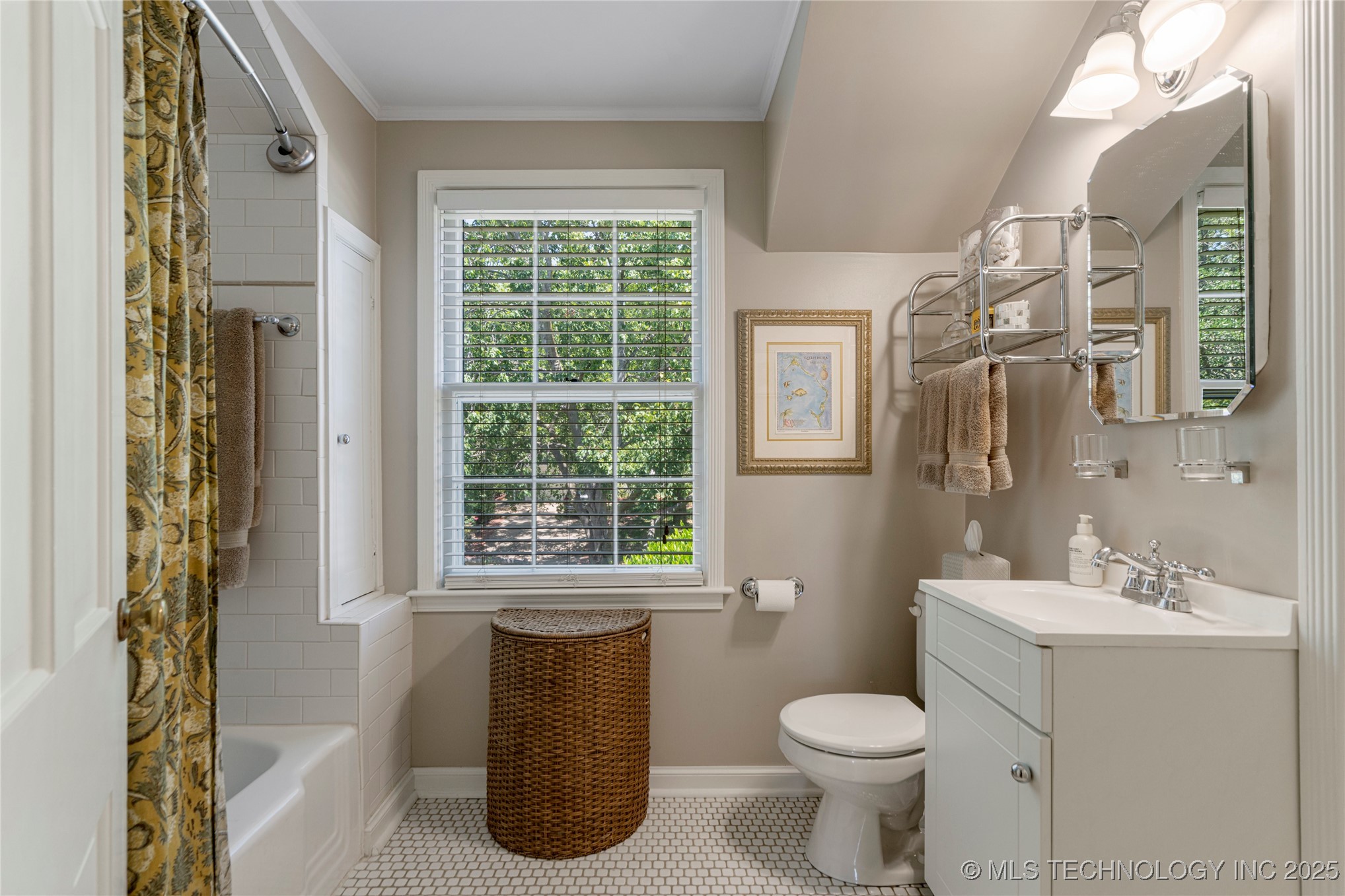 1218 E 30th Place Property Photo 37