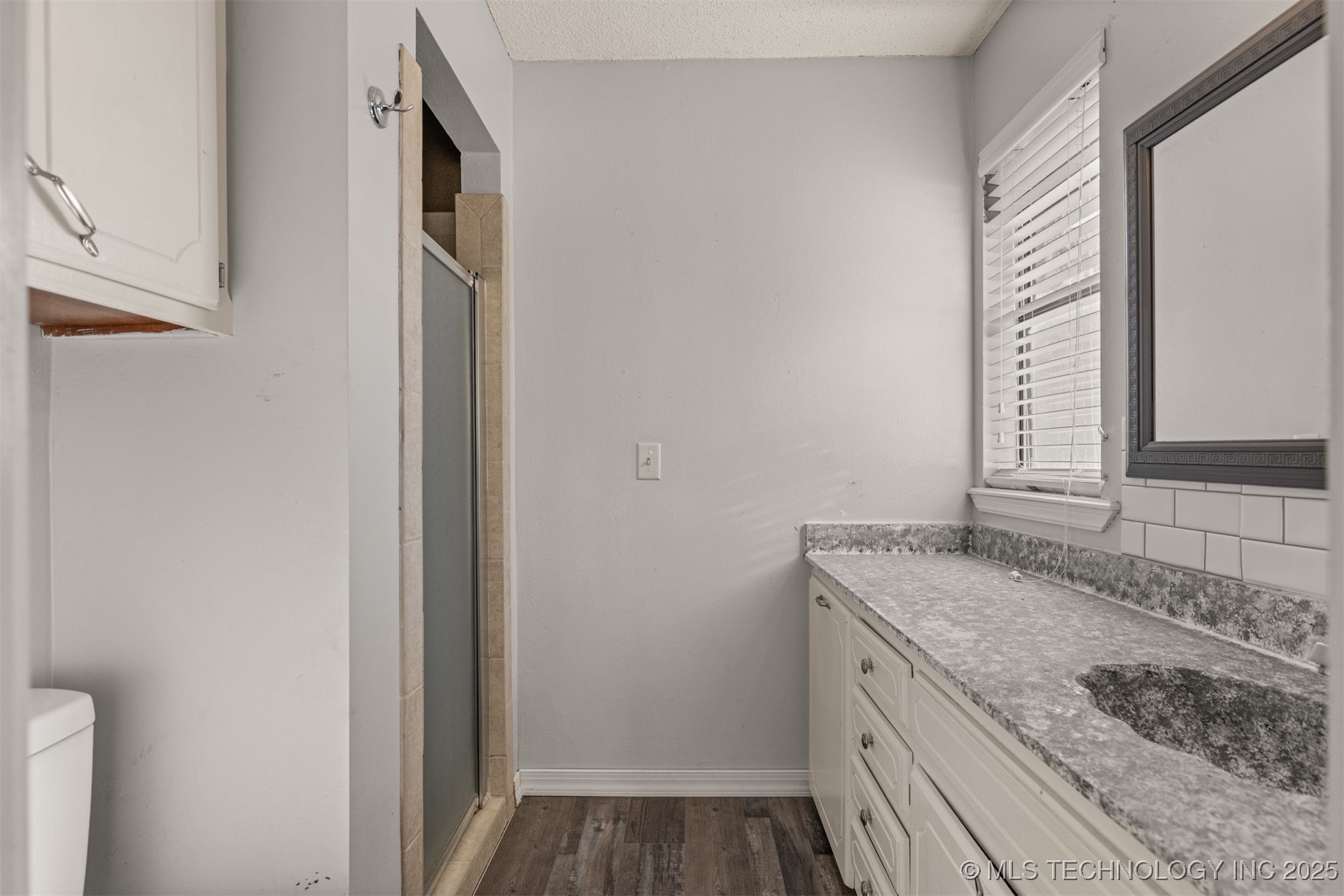 405 Mockingbird Lane Property Photo 23