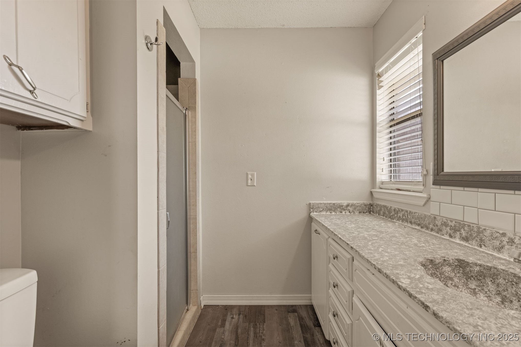 405 Mockingbird Lane Property Photo 24