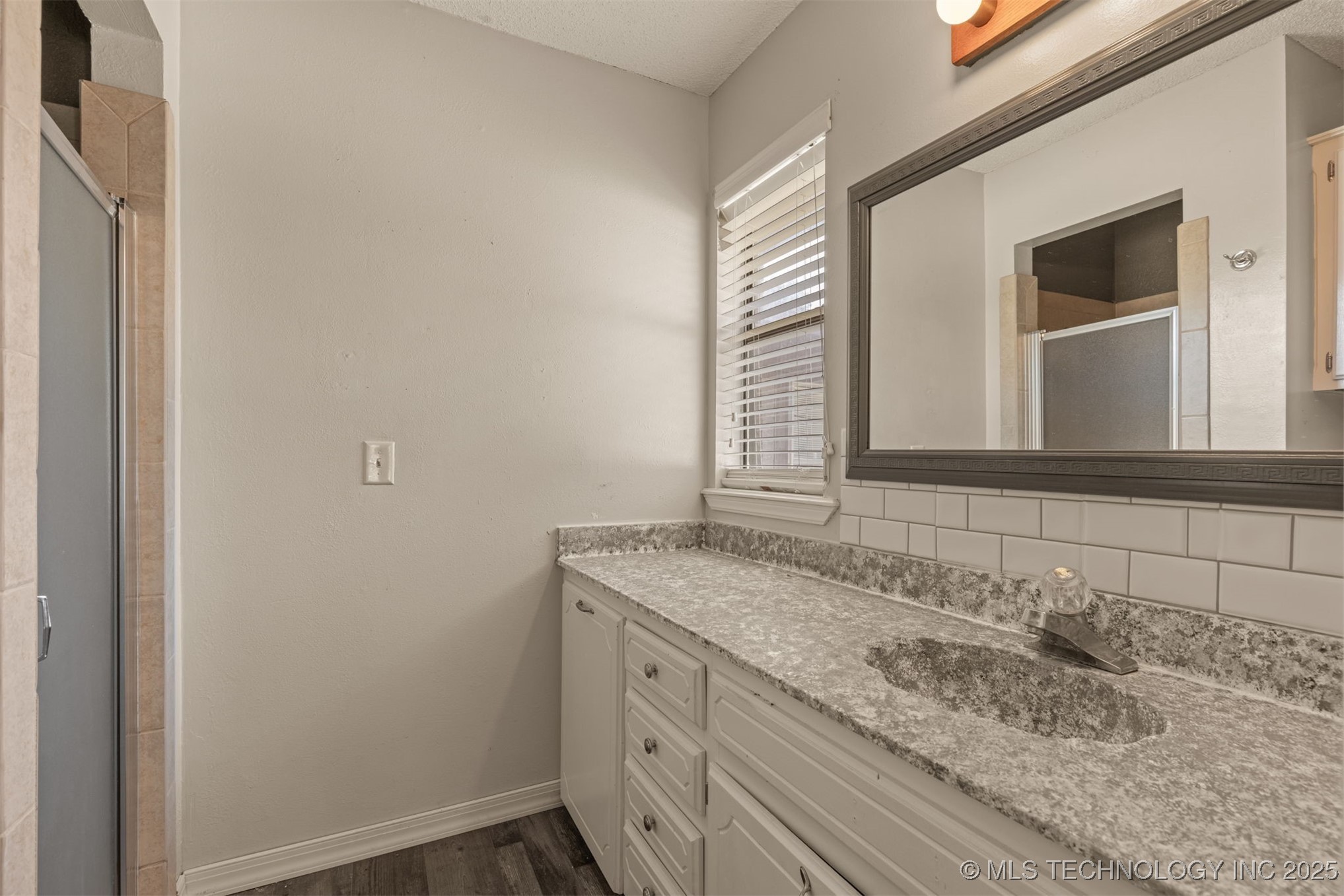 405 Mockingbird Lane Property Photo 25