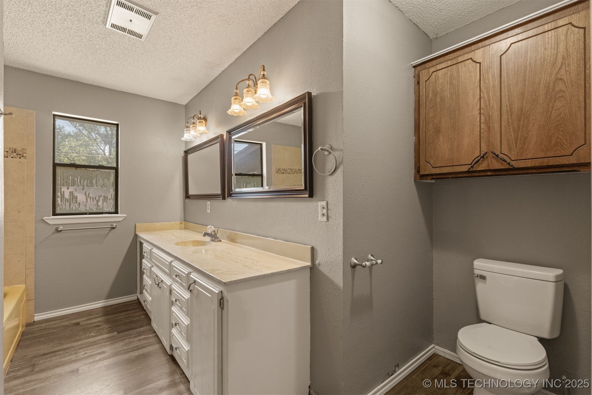 405 Mockingbird Lane Property Photo 35