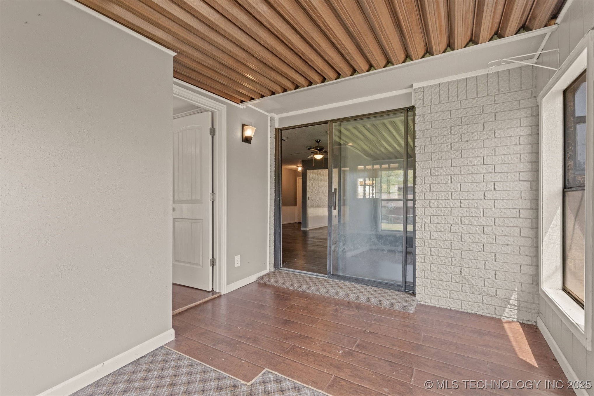 405 Mockingbird Lane Property Photo 40