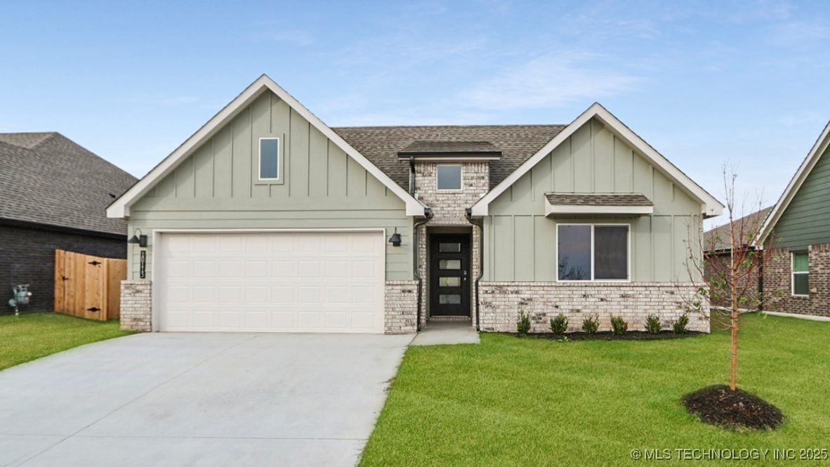 10113 E 132nd Street S Property Photo 1