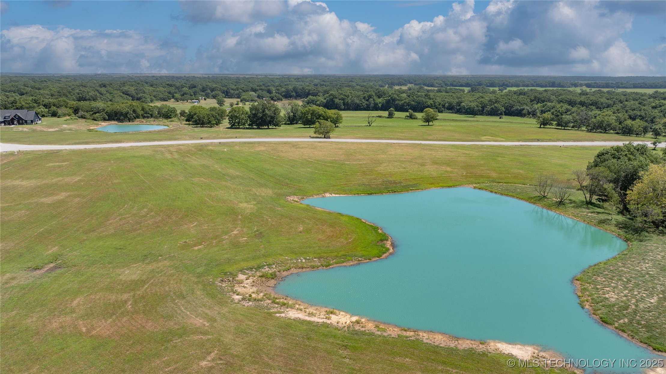 4 N 3996 Drive Property Photo 2