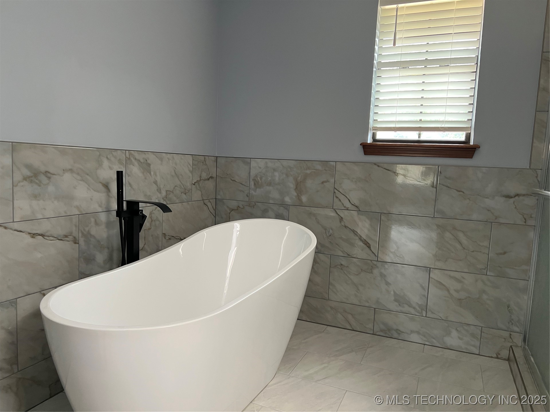 8519 E 64th Street Property Photo 11