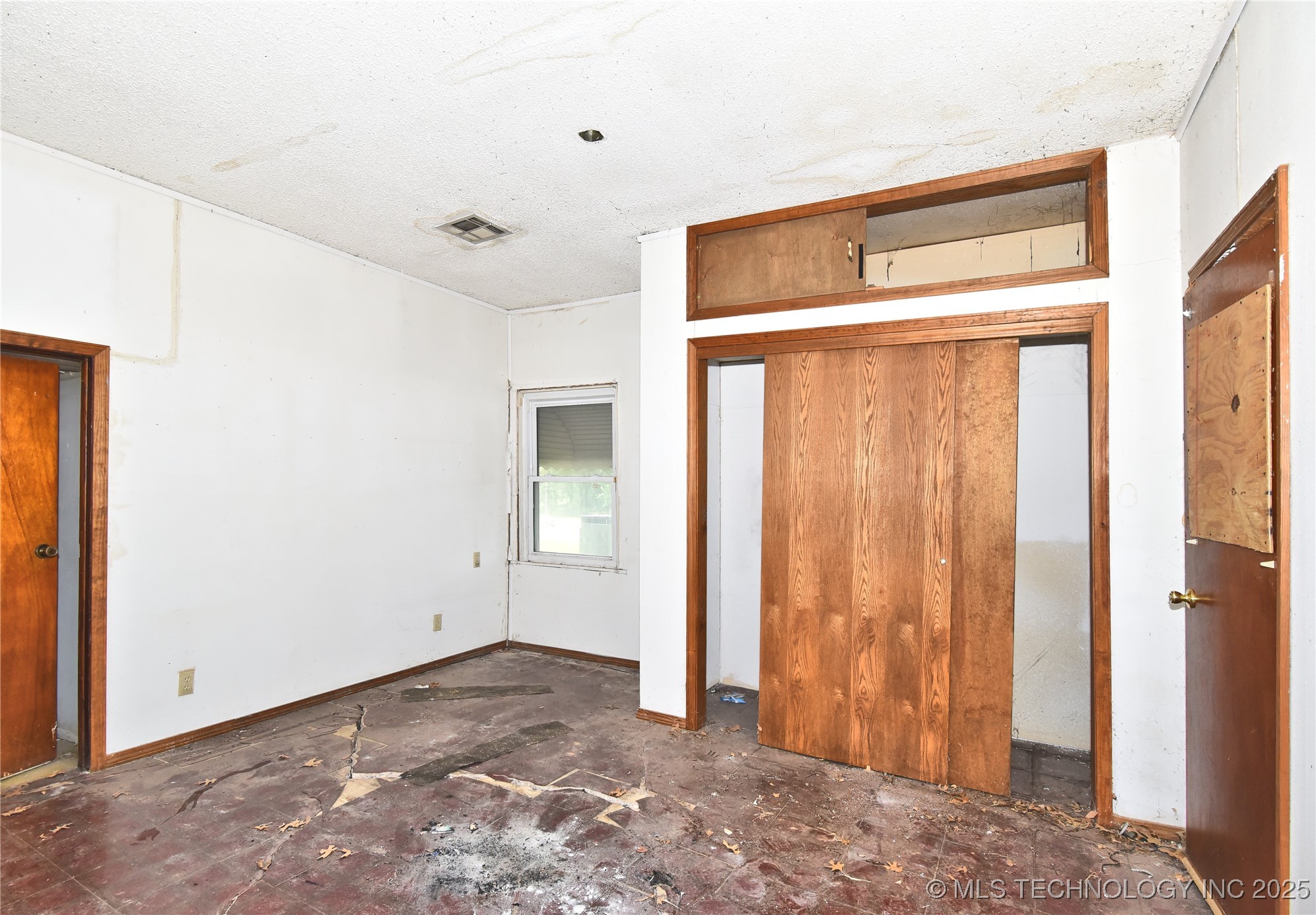 5904 E 7th Street Property Photo 10